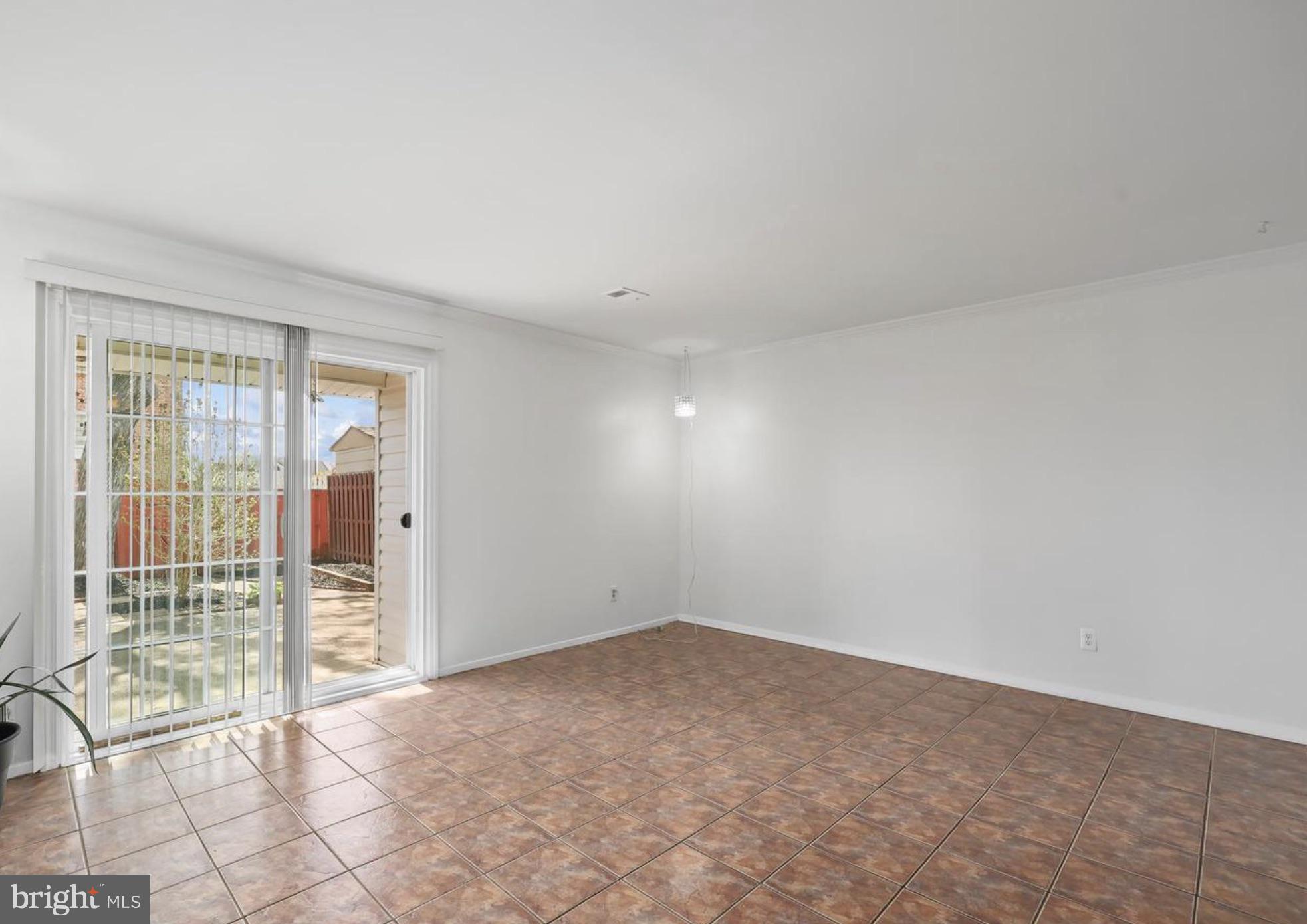 GEORGETOWN  VILLAGE - Residential Lease