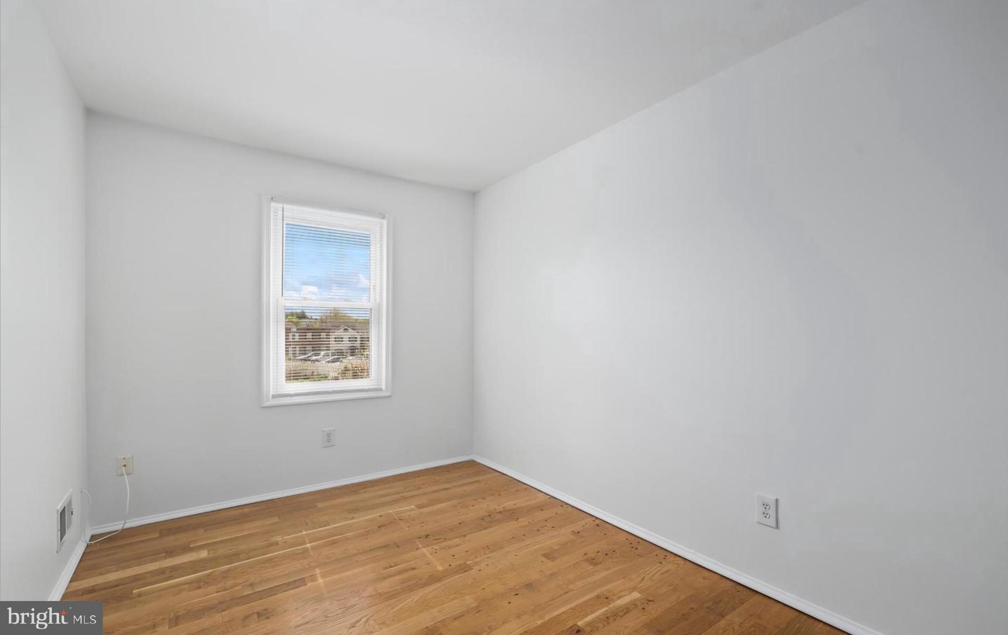 GEORGETOWN  VILLAGE - Residential Lease