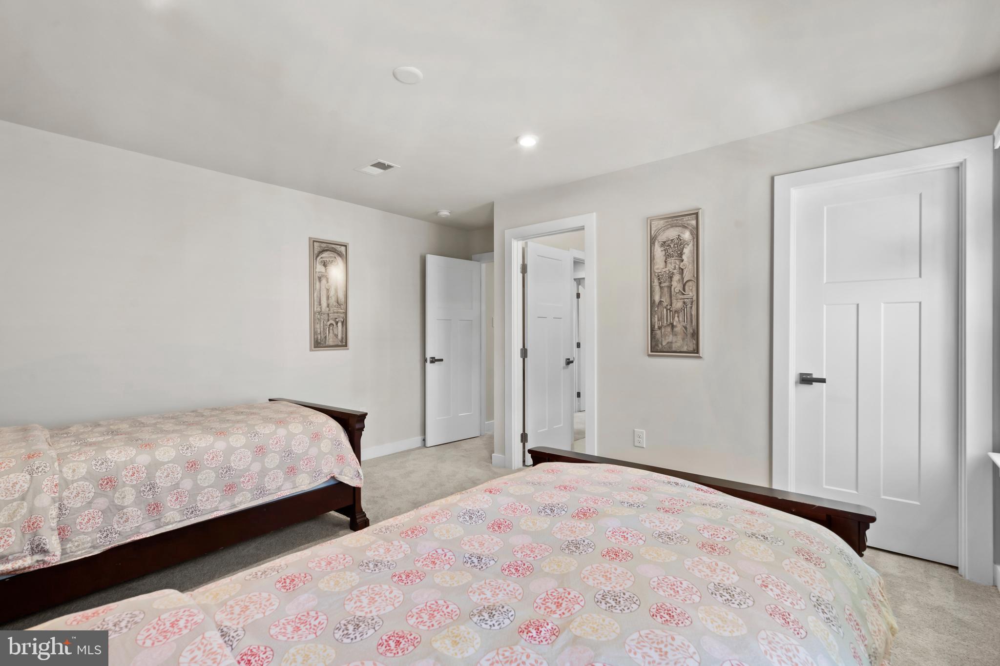 ASHBOURNE MEADOWS - Residential