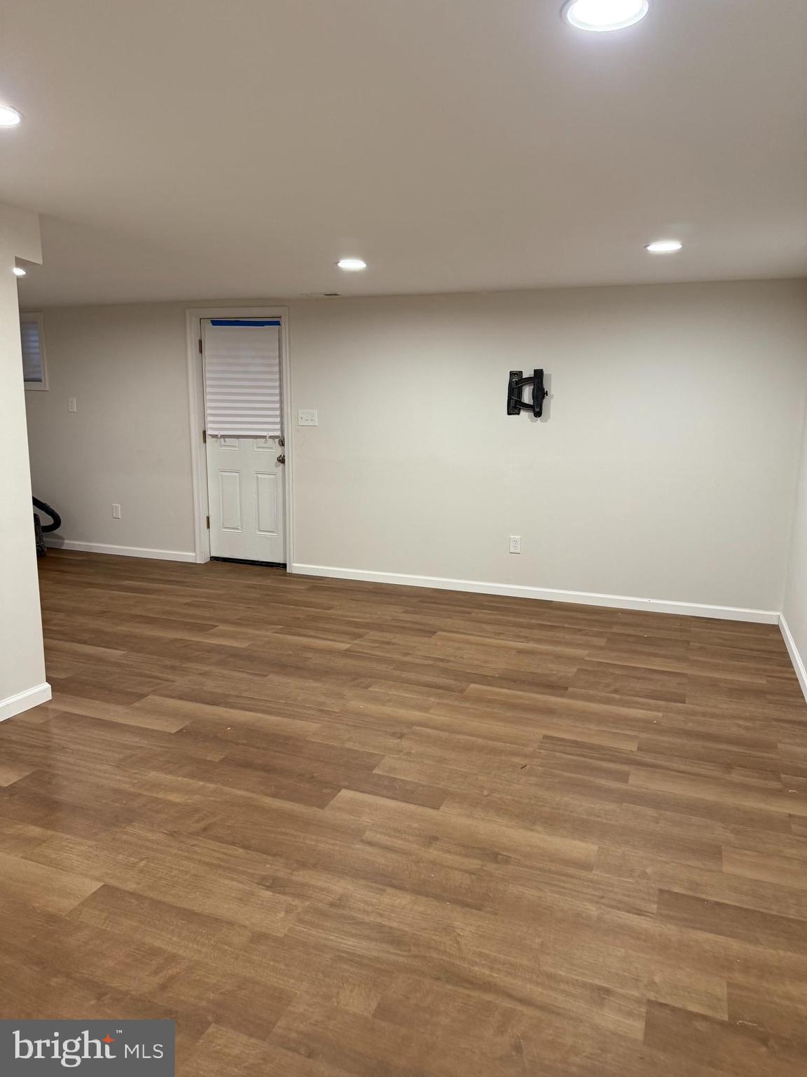 FORT WASHINGTON ESTATES - Residential Lease