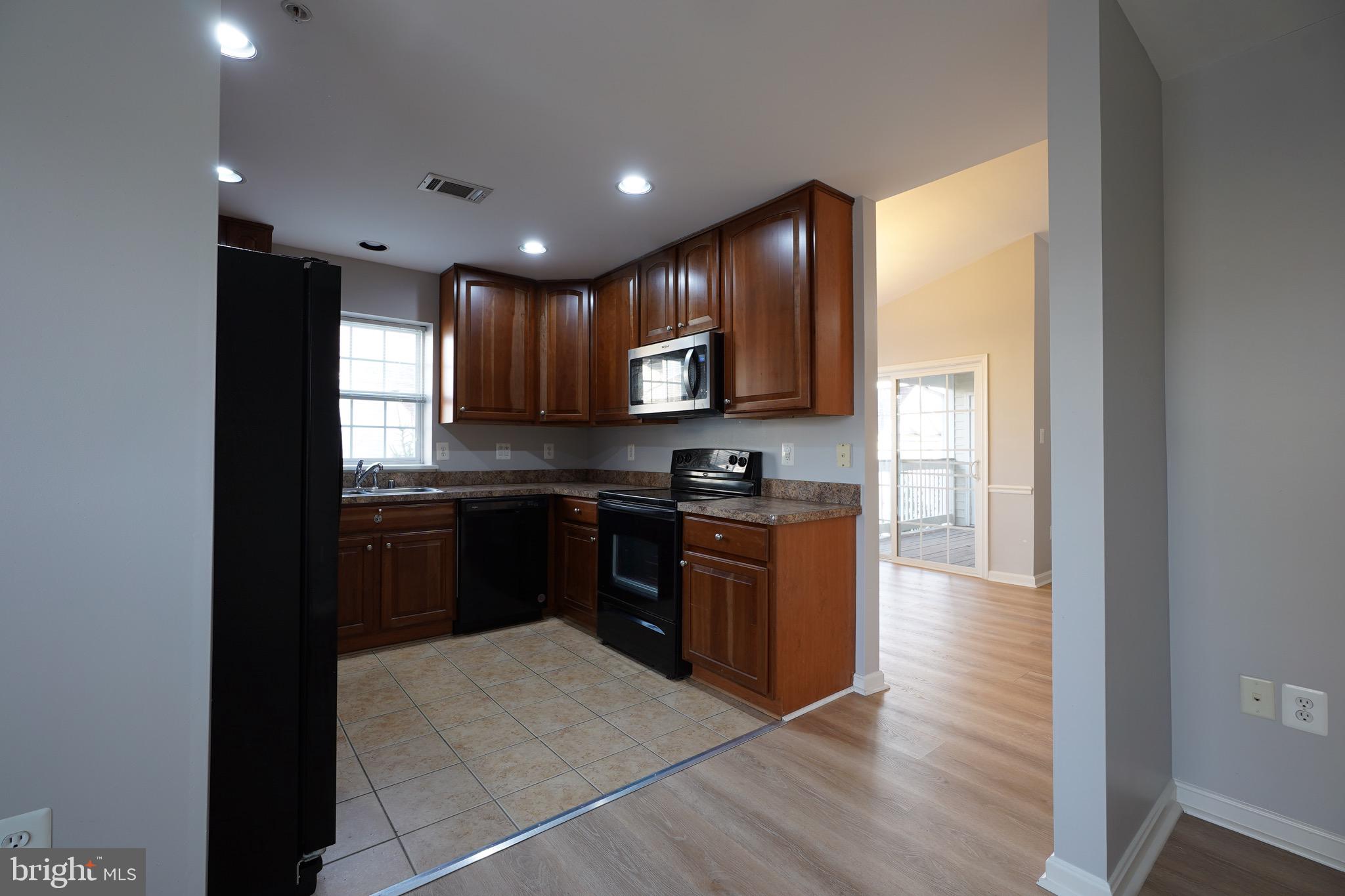 RIDGEVIEW III - Residential Lease