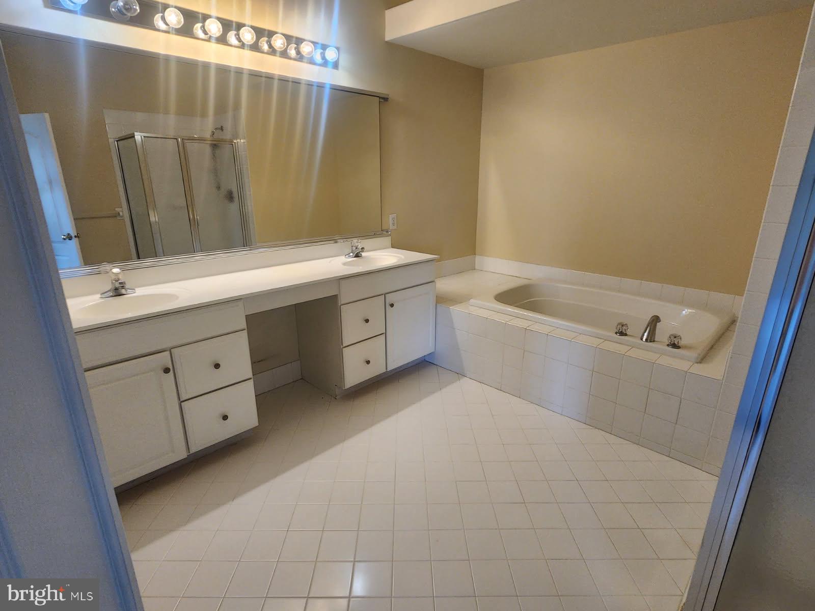 ARBOR POINT - Residential