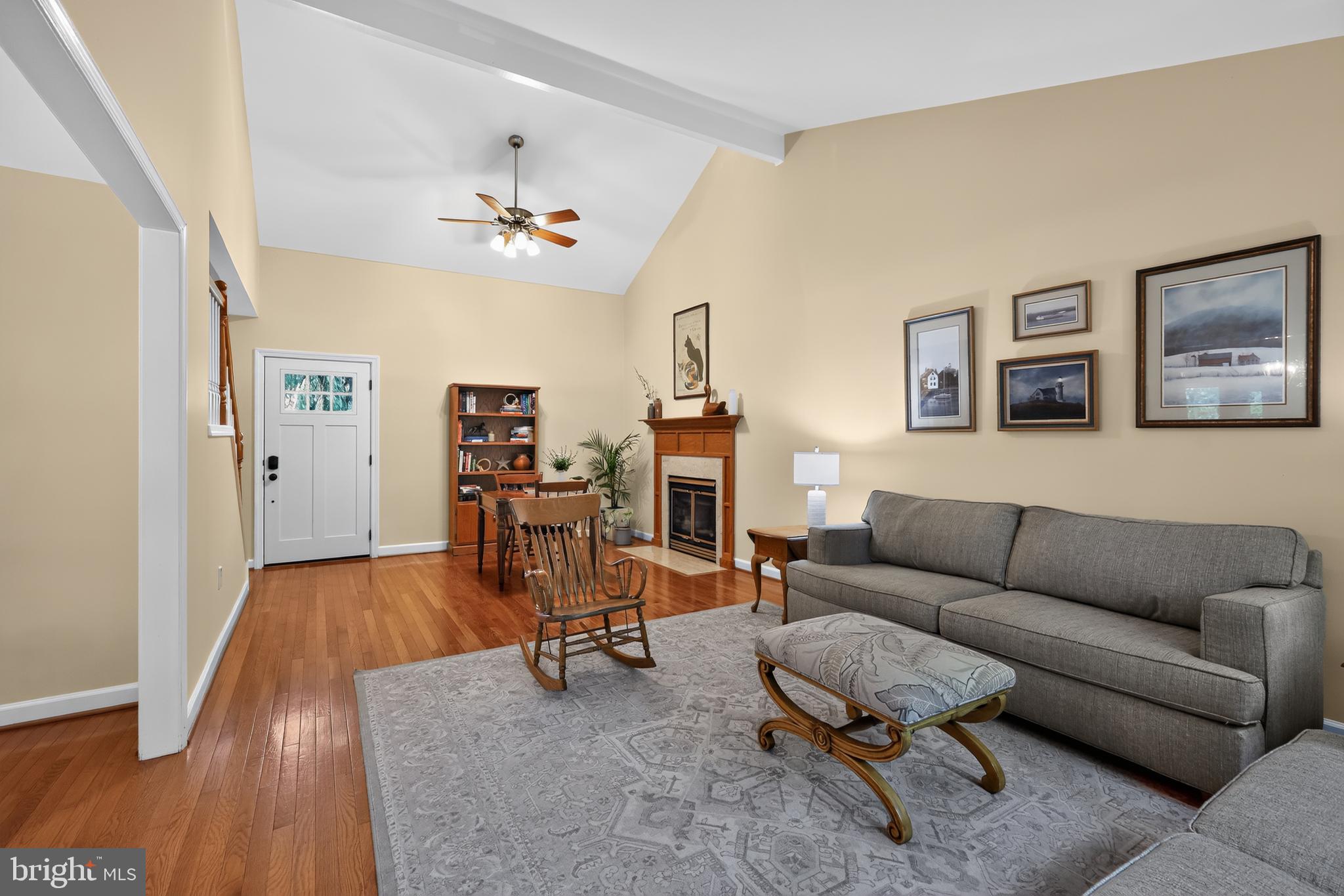 REDLAND STATION - Residential