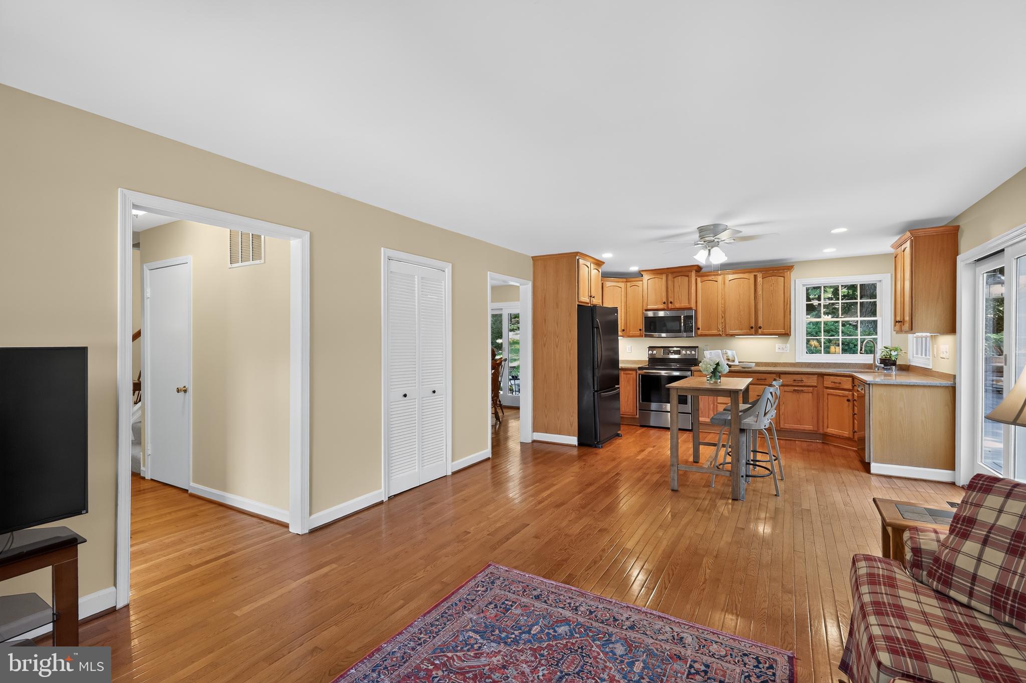 REDLAND STATION - Residential