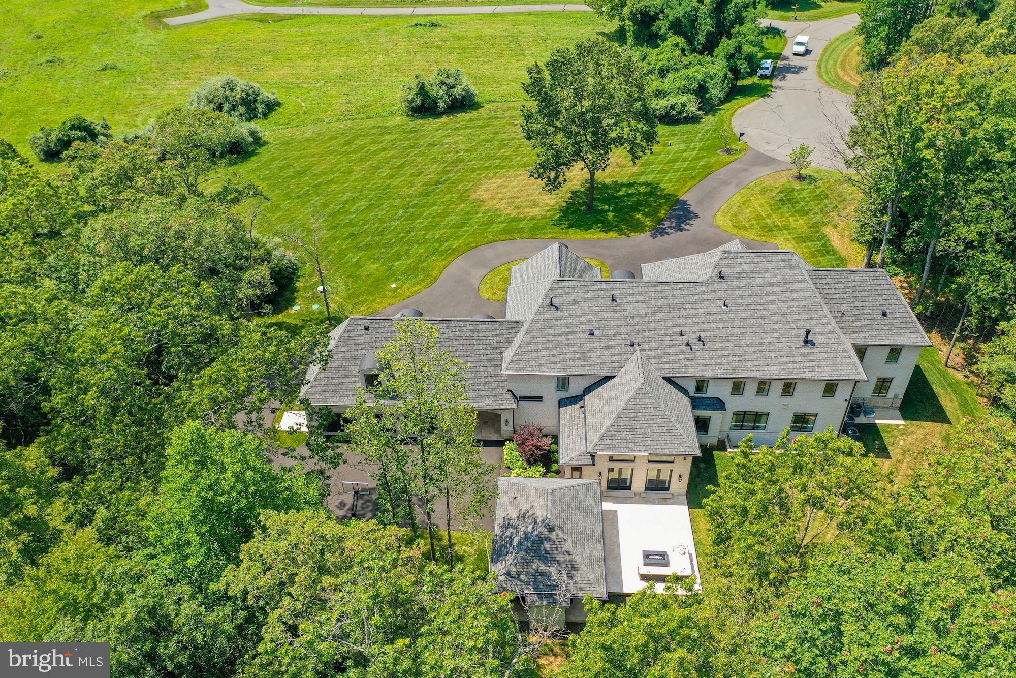CREIGHTON FARMS - Residential