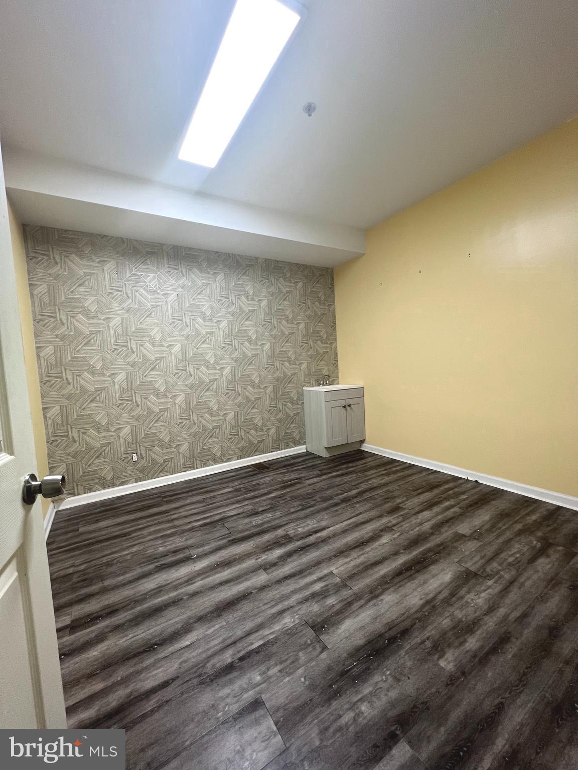 SPRING GARDEN - Commercial Lease