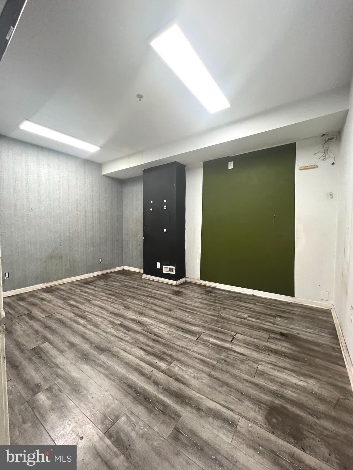 SPRING GARDEN - Commercial Lease