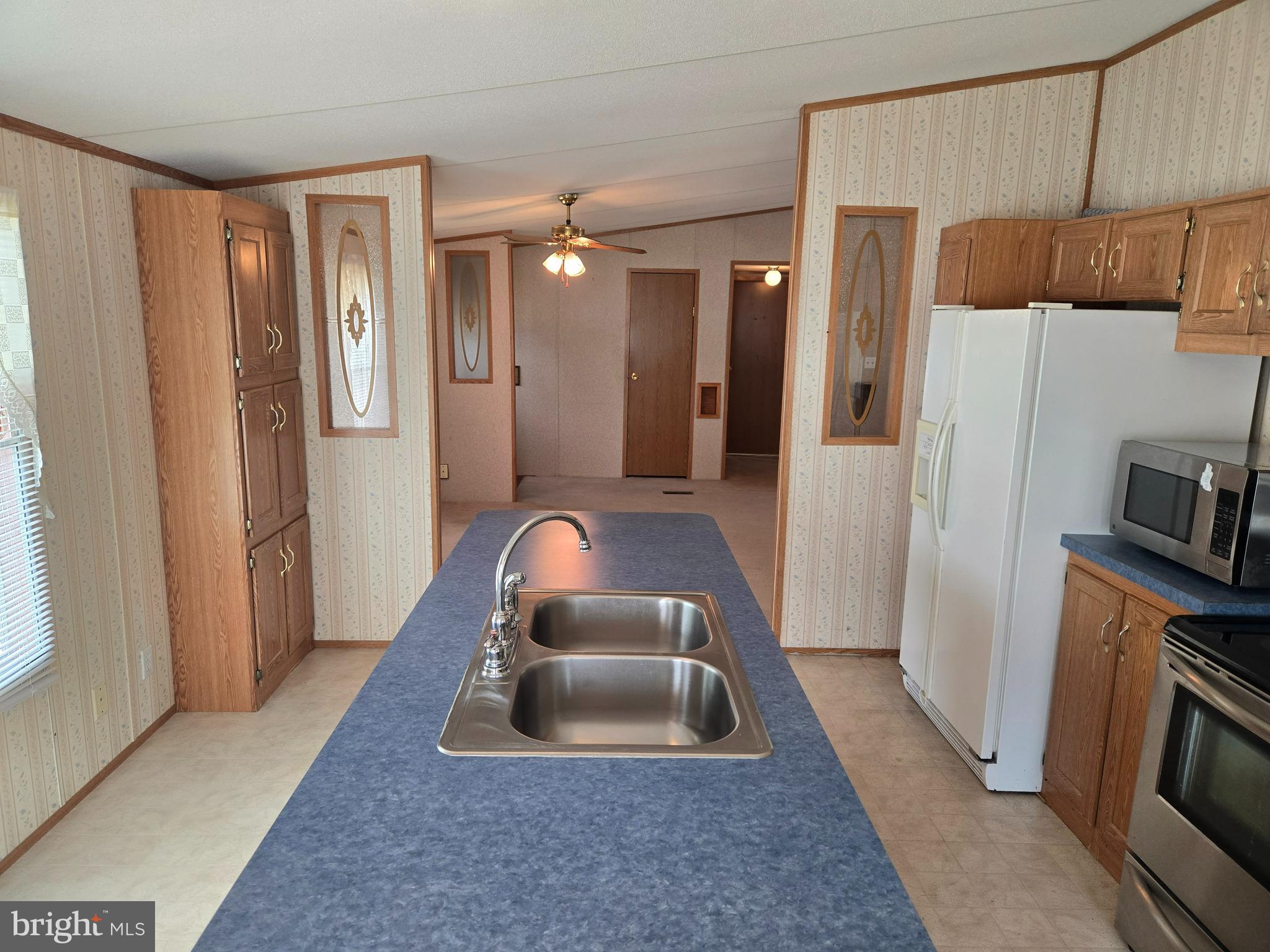 COLONIAL ESTATES - Residential