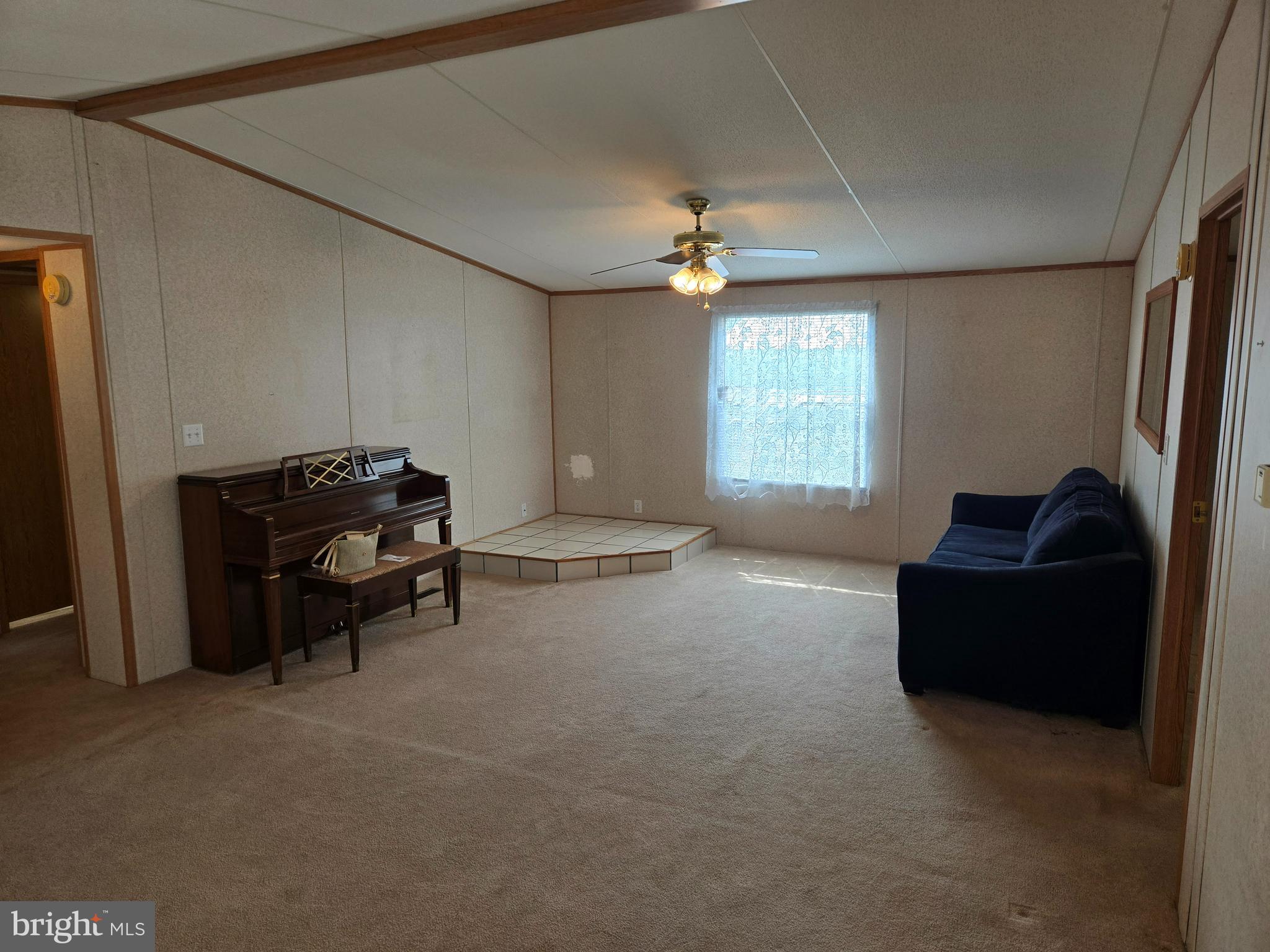 COLONIAL ESTATES - Residential