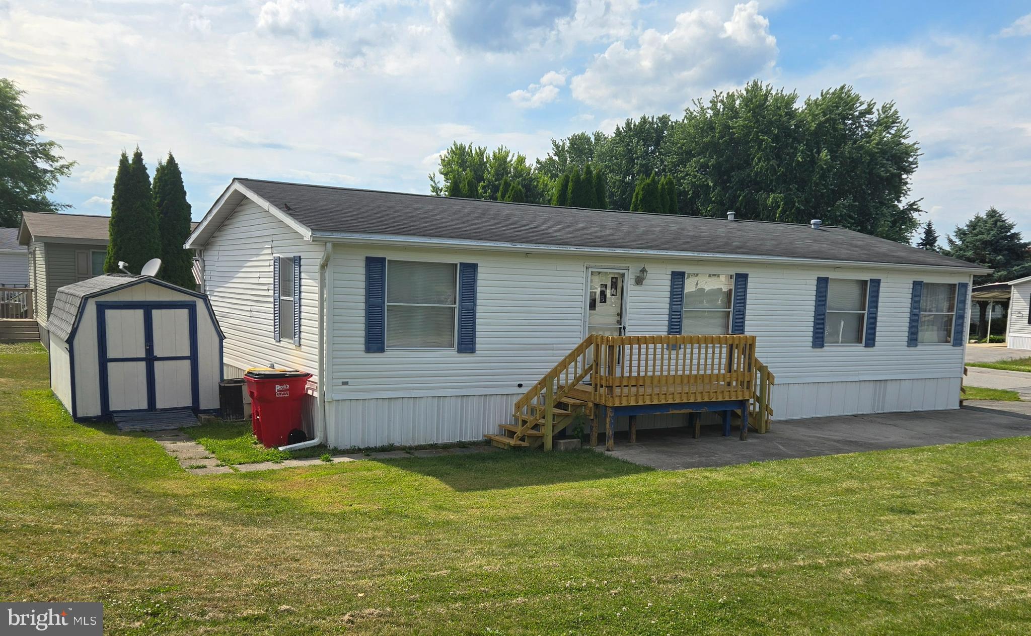 COLONIAL ESTATES - Residential