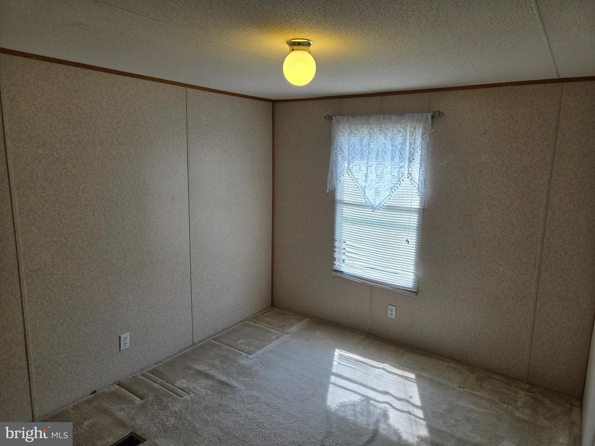 COLONIAL ESTATES - Residential
