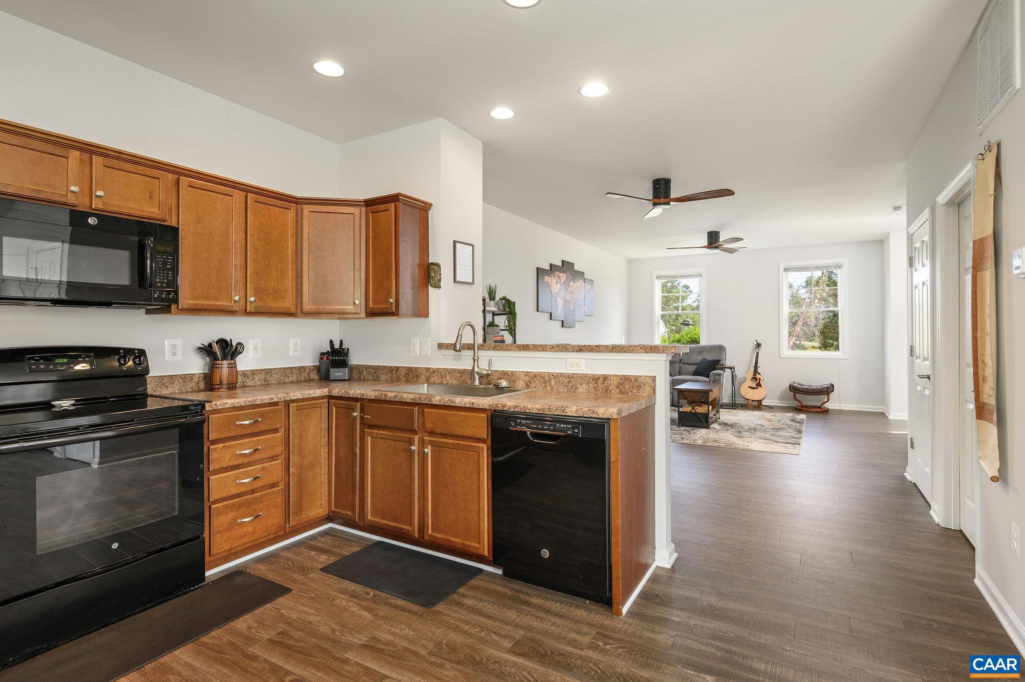 SYCAMORE SQUARE - Residential
