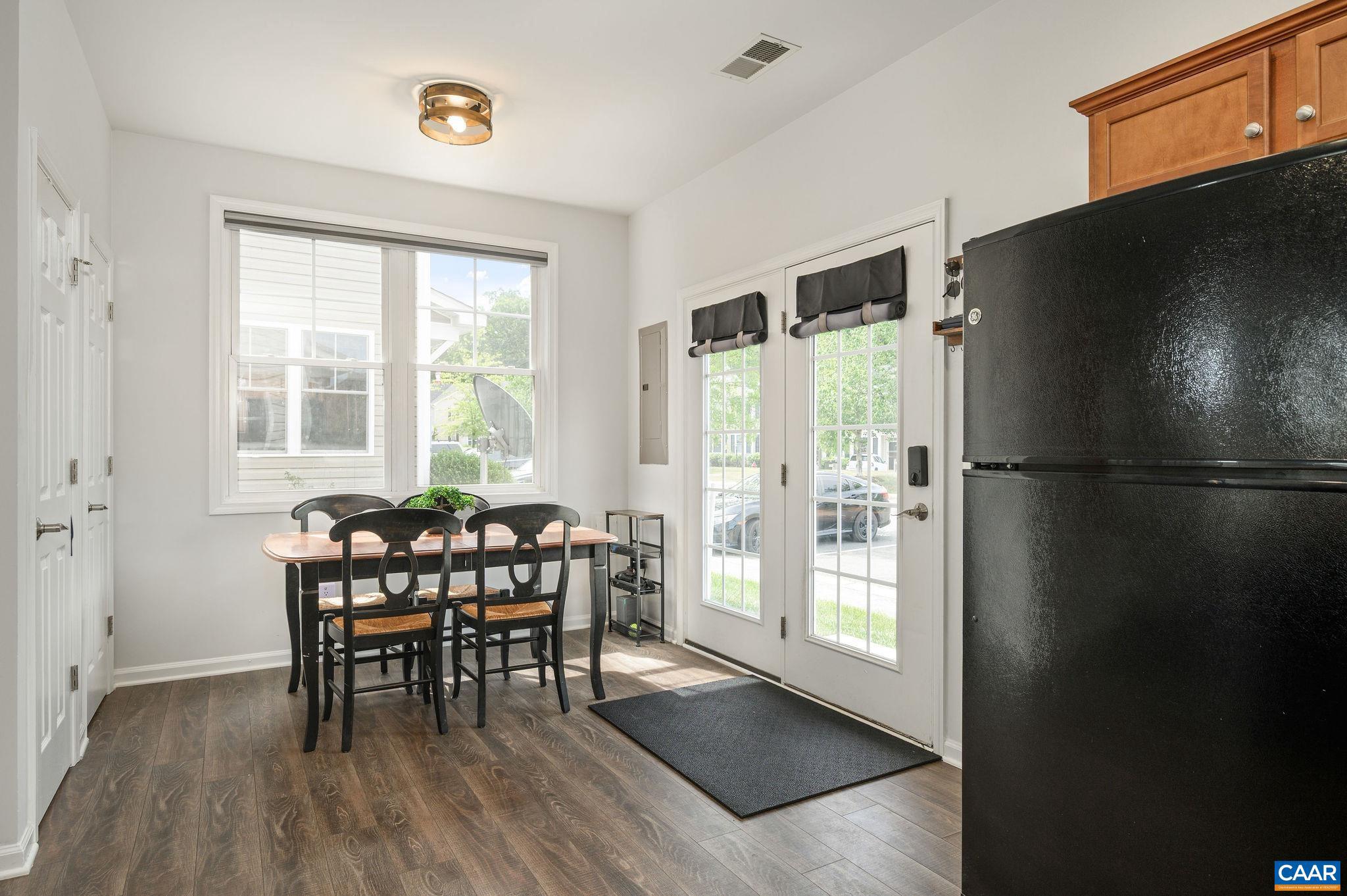 SYCAMORE SQUARE - Residential