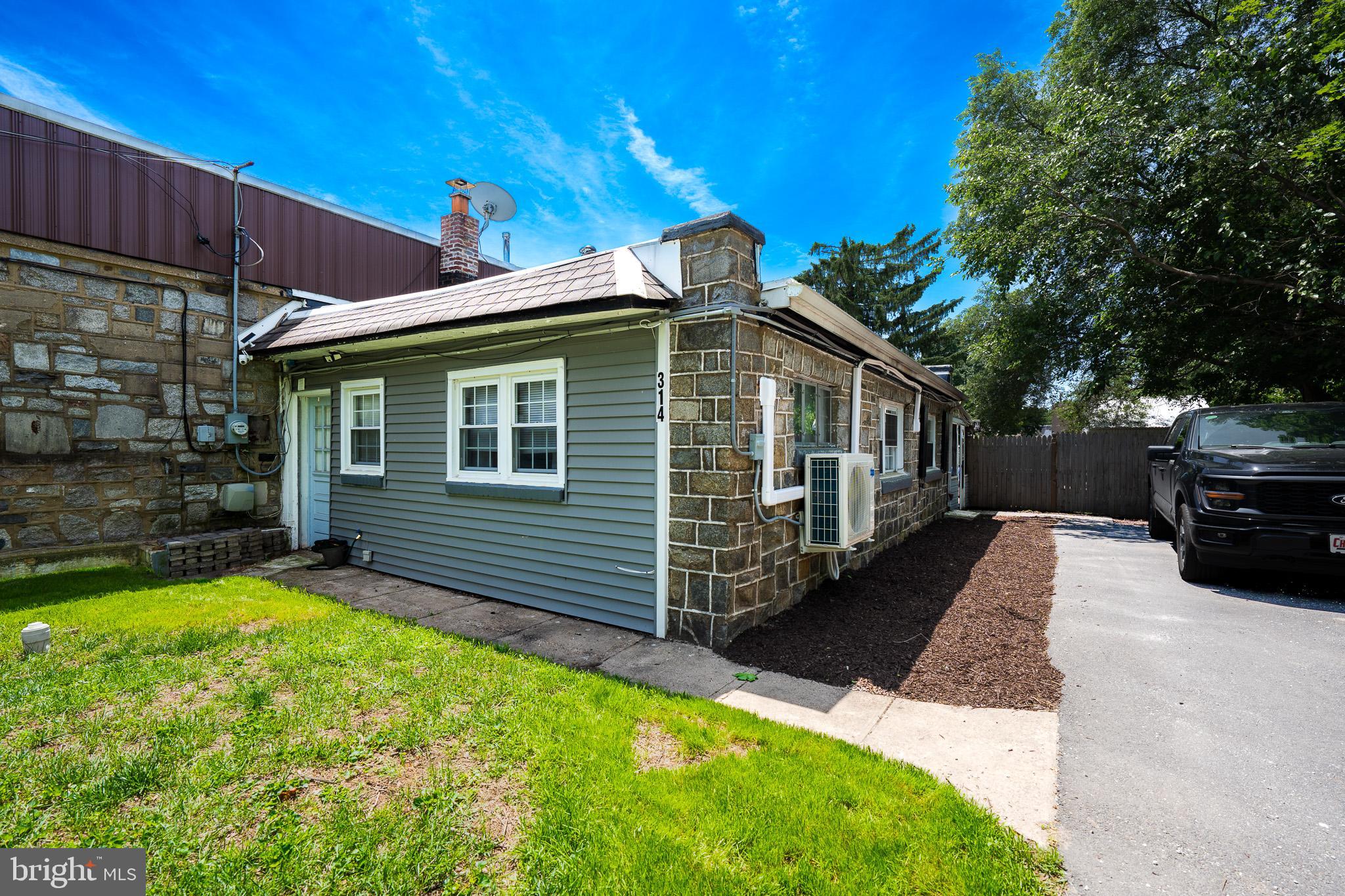 CROYDON ACRES - Residential