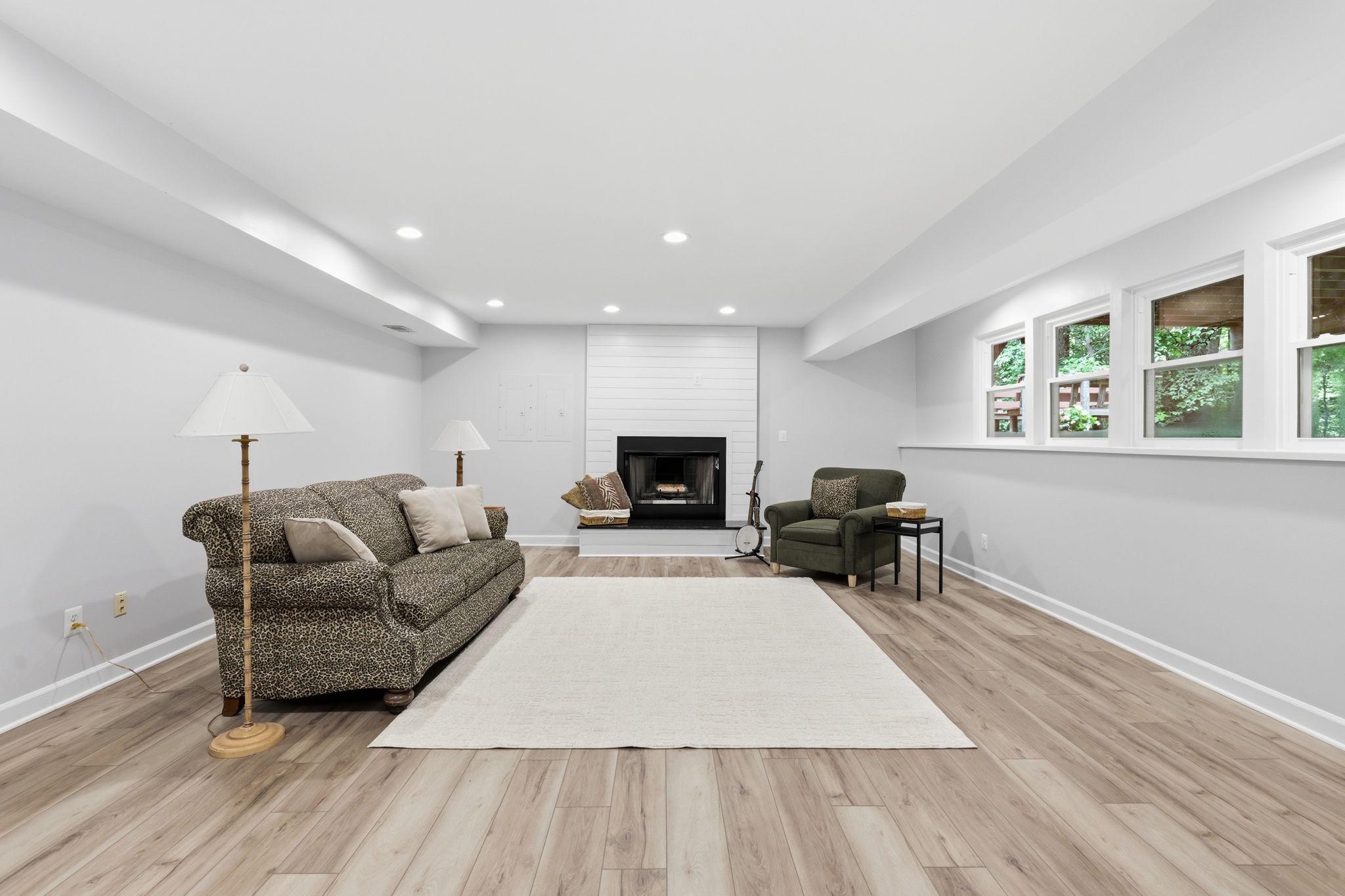 RIVER BEND - Residential