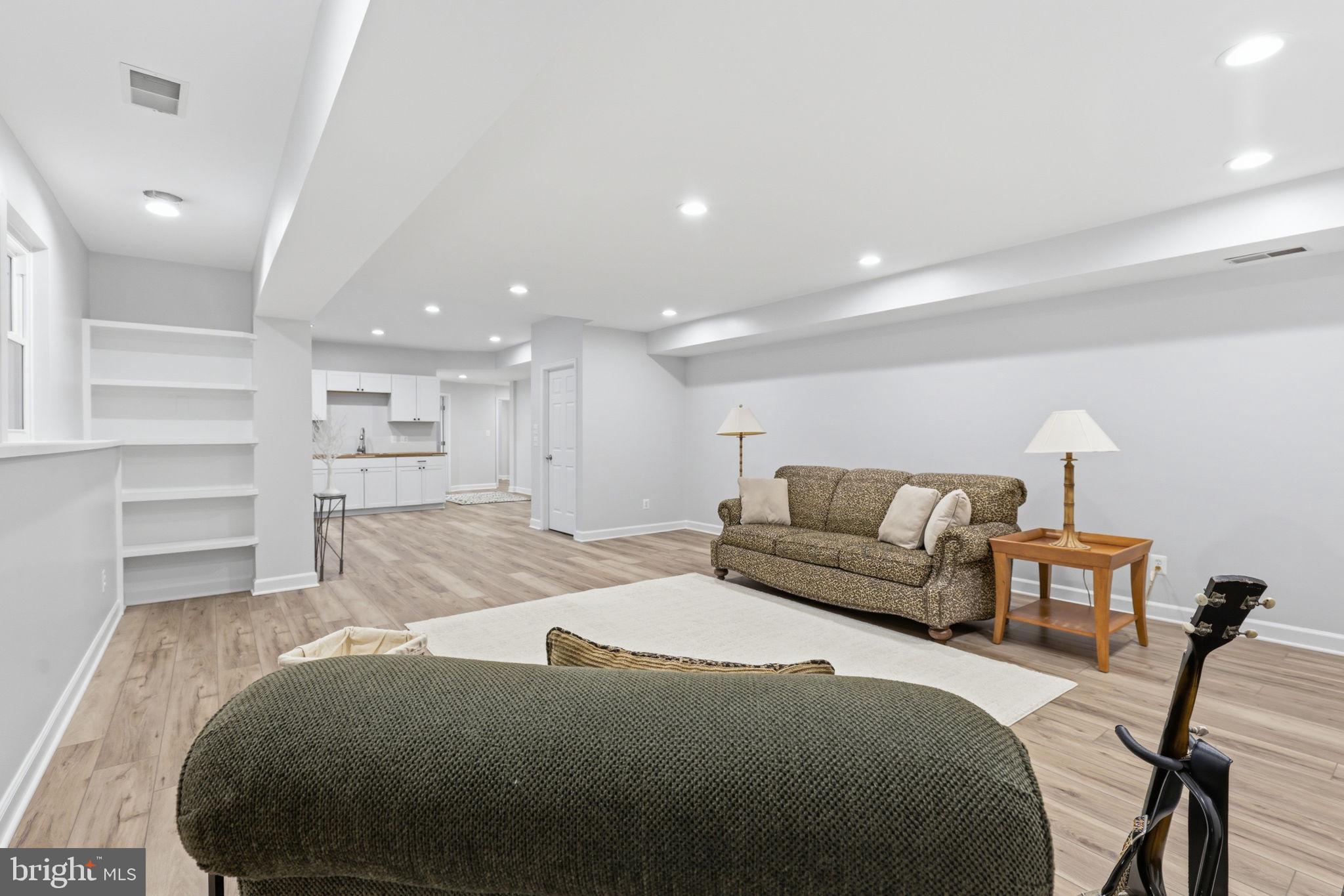 RIVER BEND - Residential