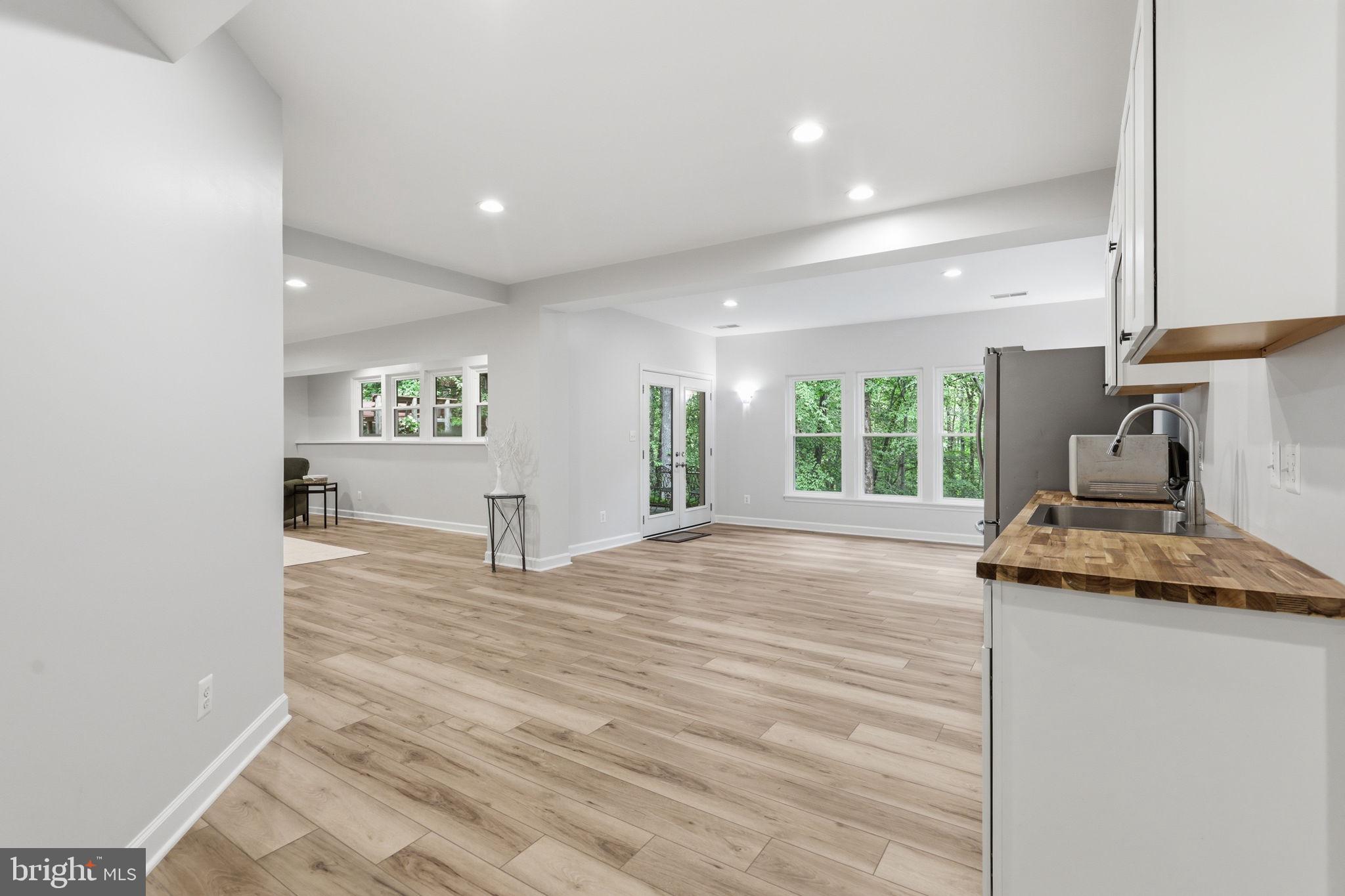 RIVER BEND - Residential