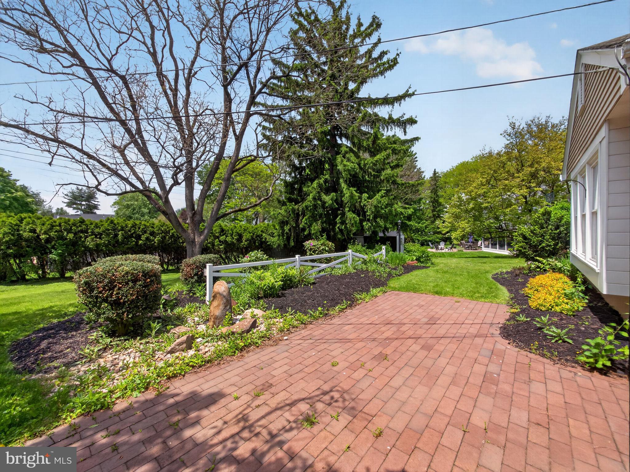 MEADOWBROOK - Residential
