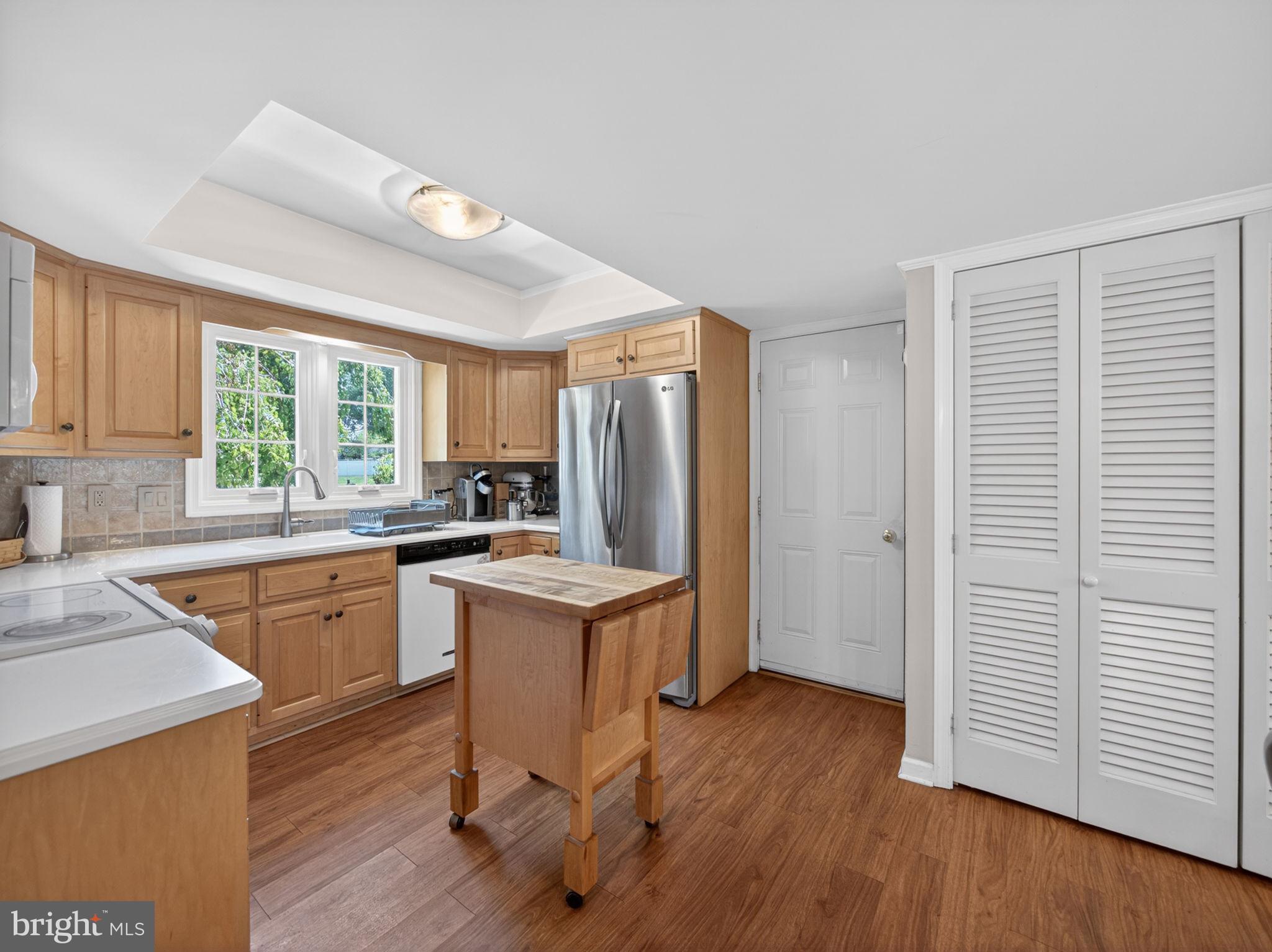 MEADOWBROOK - Residential