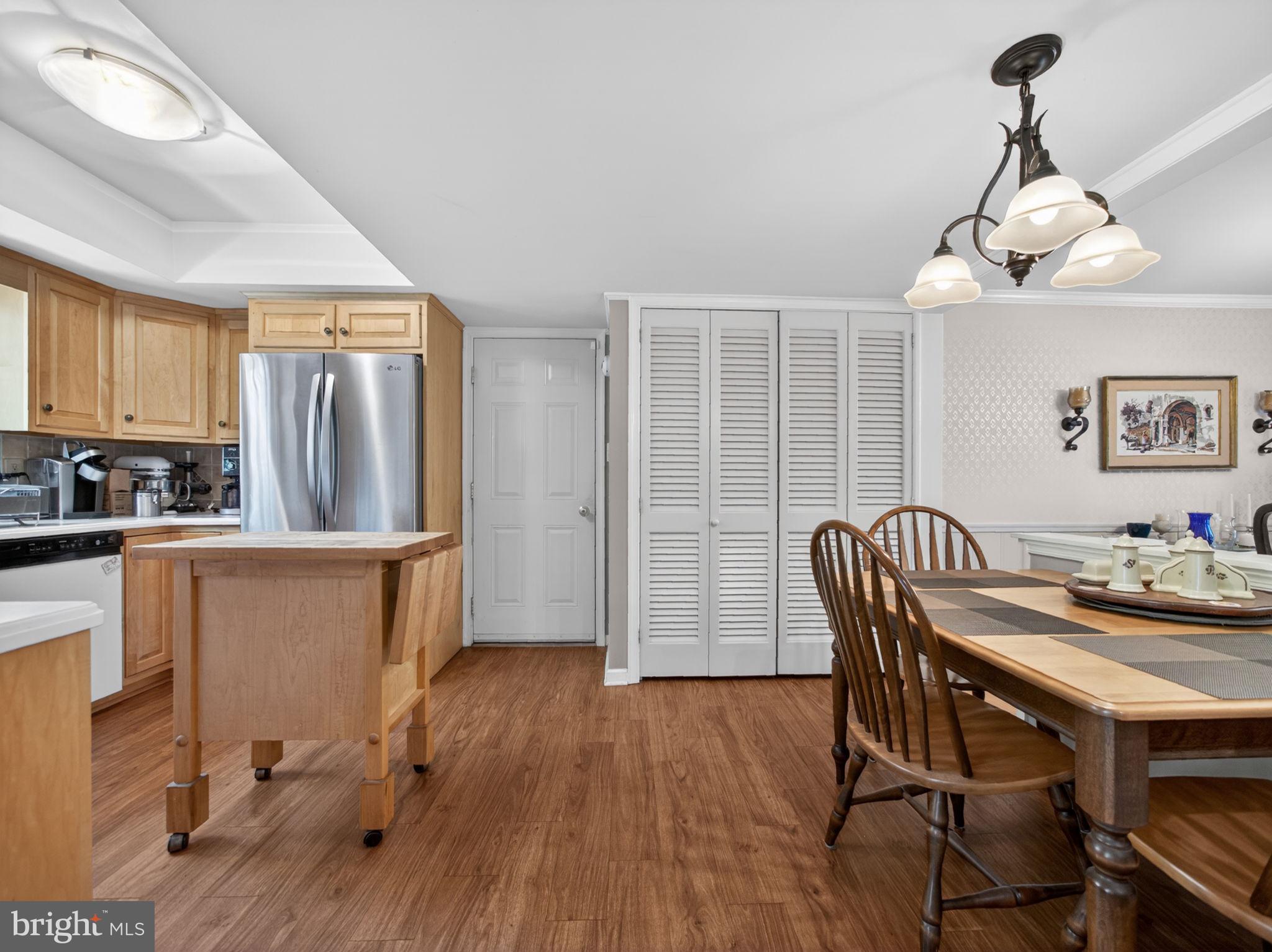 MEADOWBROOK - Residential