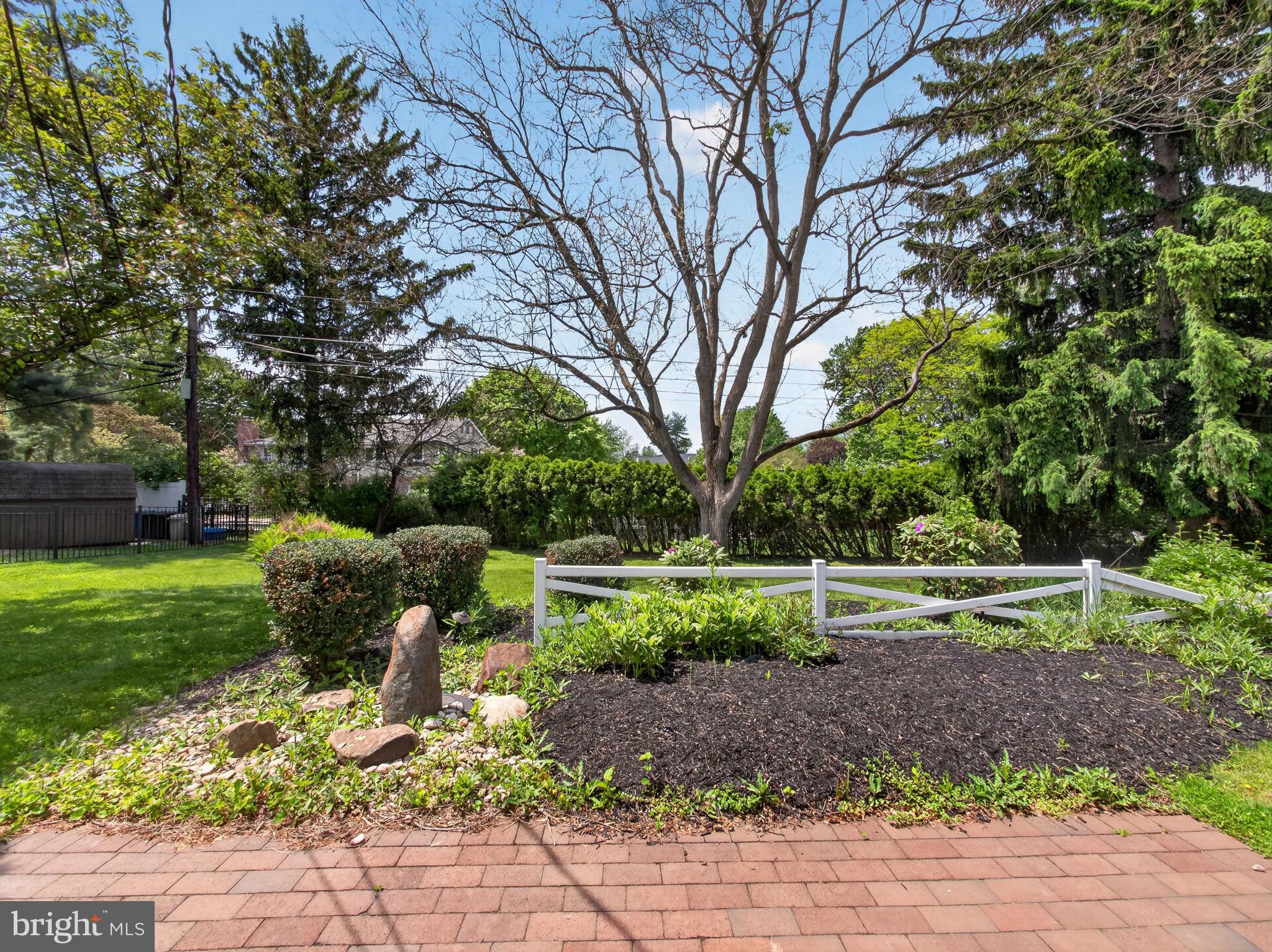 MEADOWBROOK - Residential