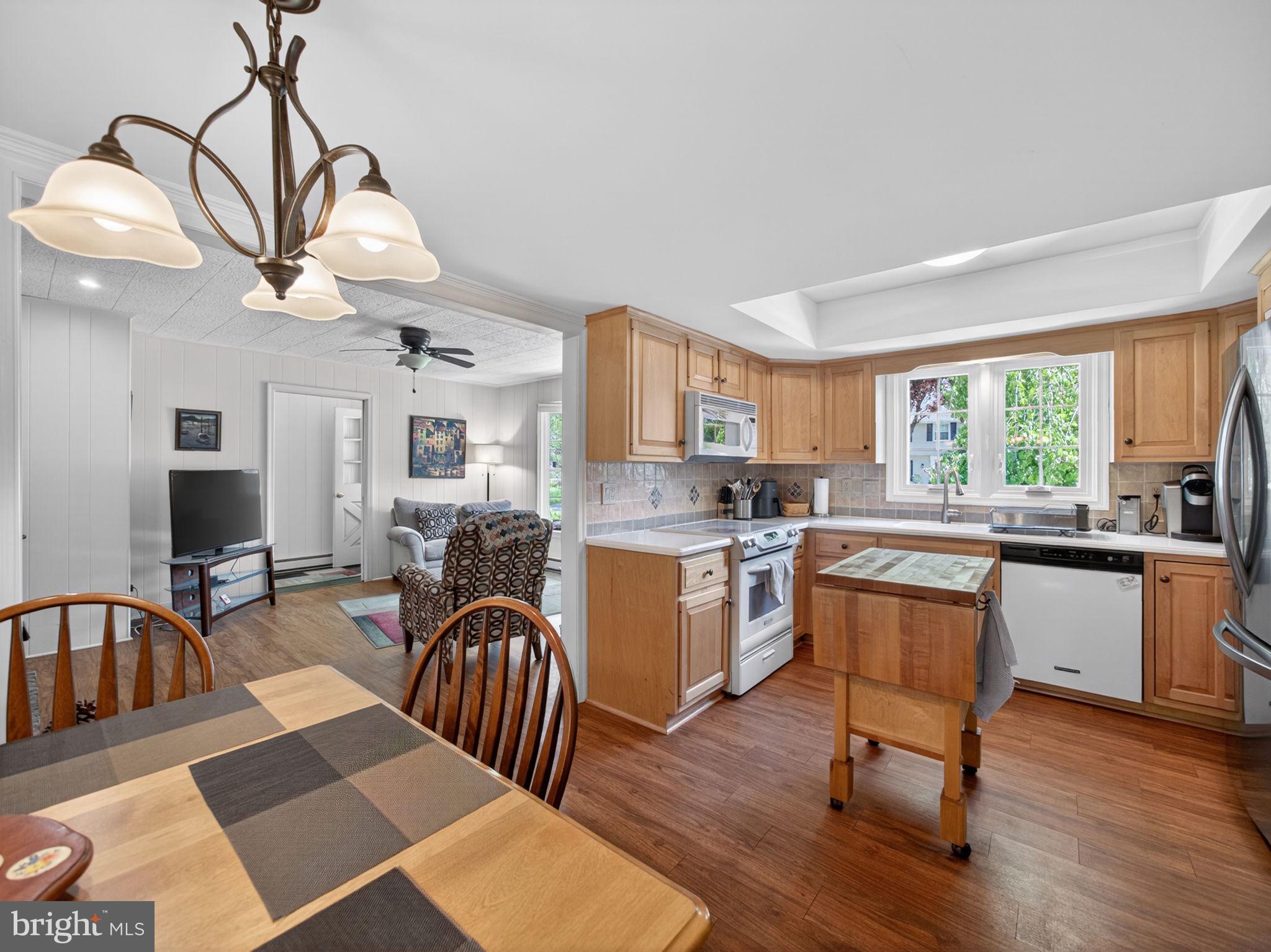 MEADOWBROOK - Residential