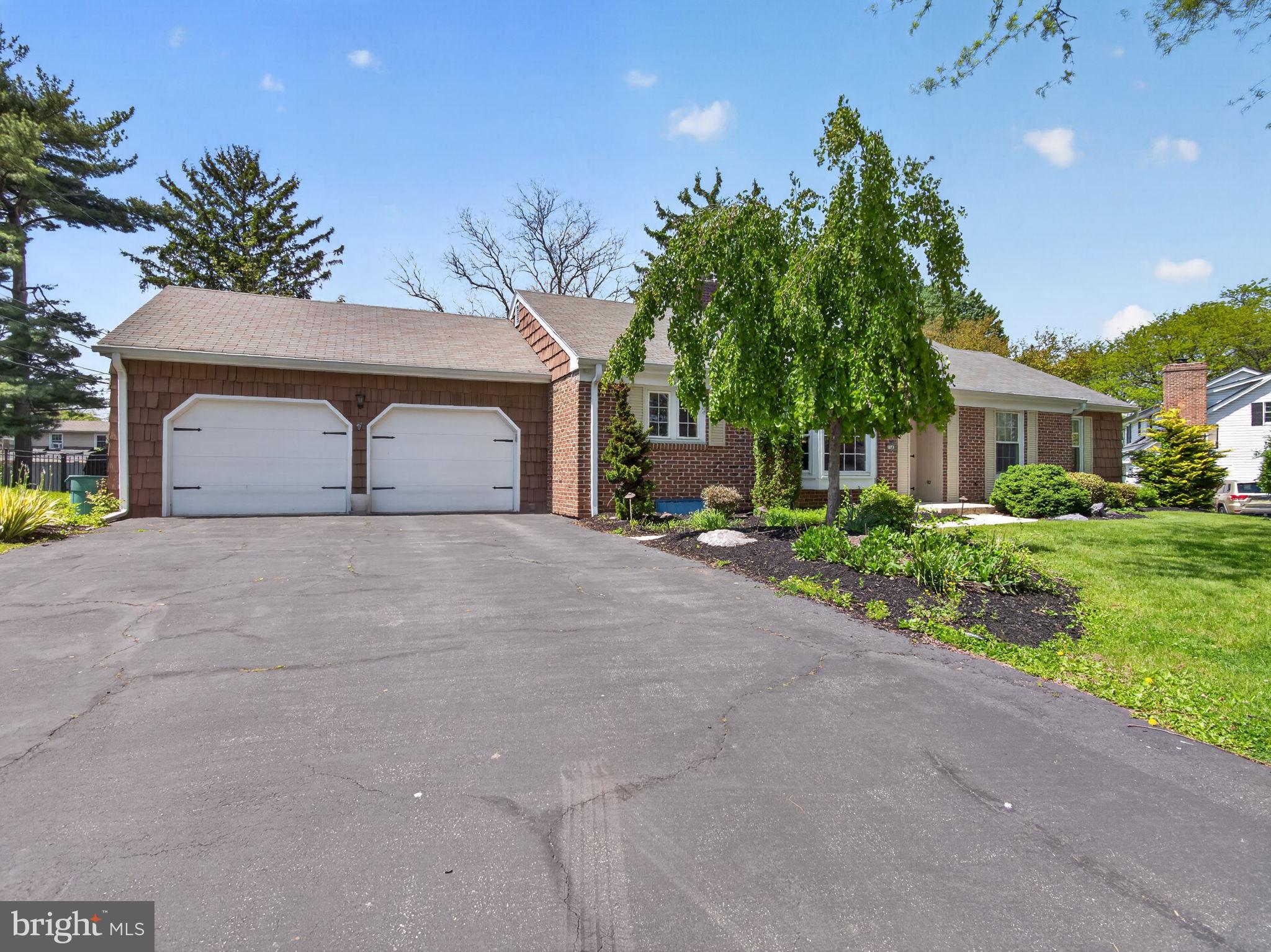MEADOWBROOK - Residential