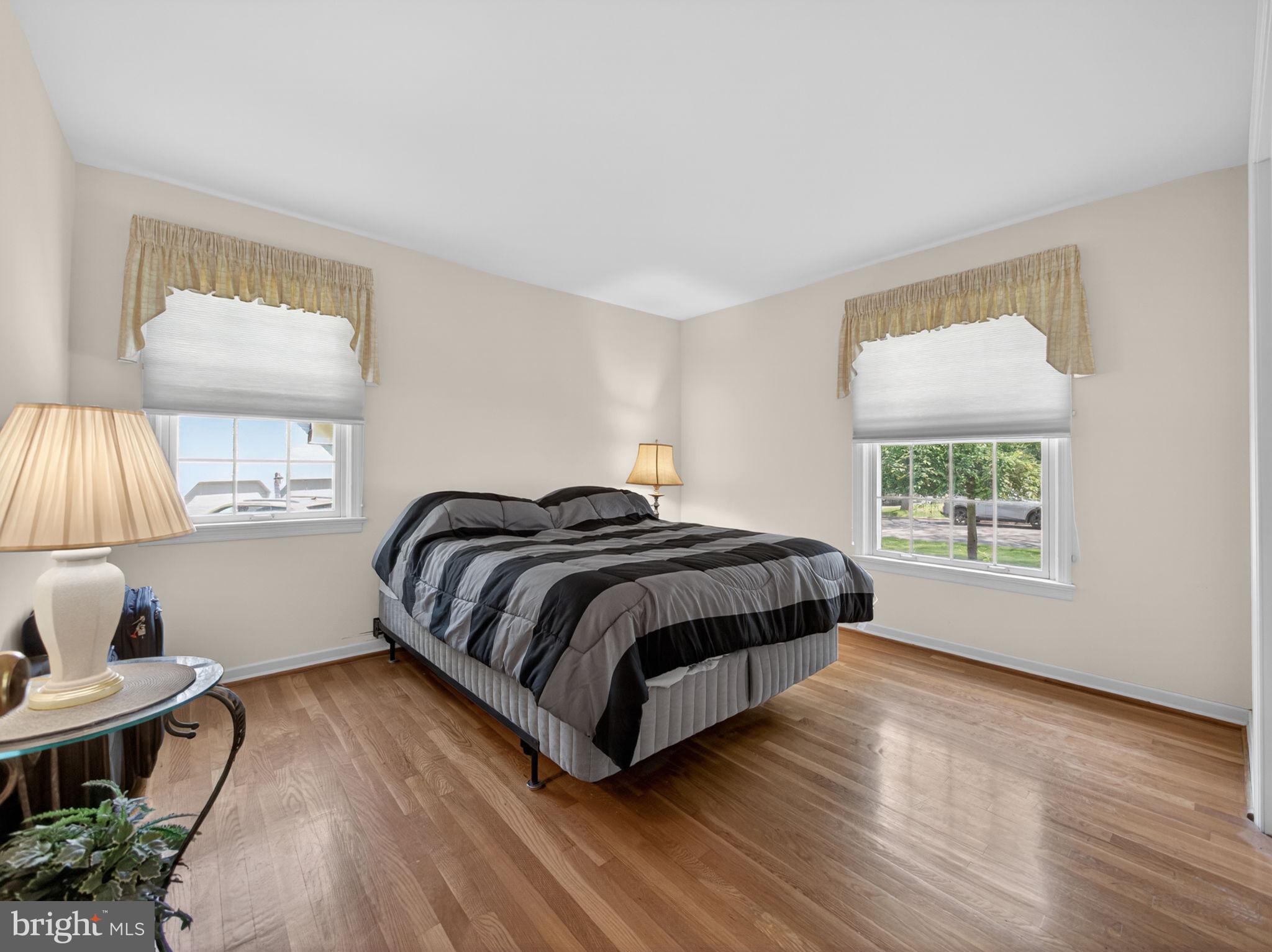 MEADOWBROOK - Residential