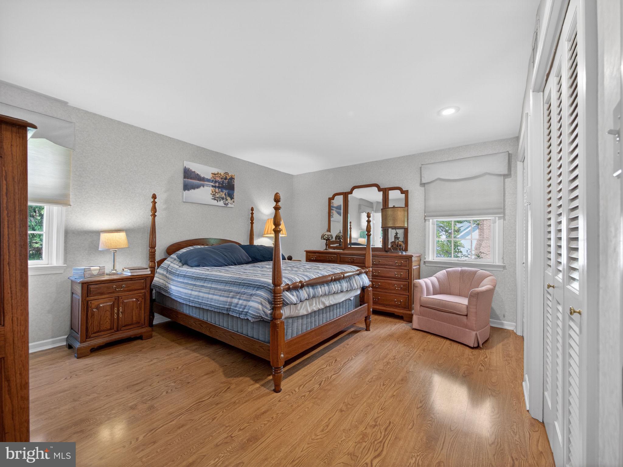 MEADOWBROOK - Residential