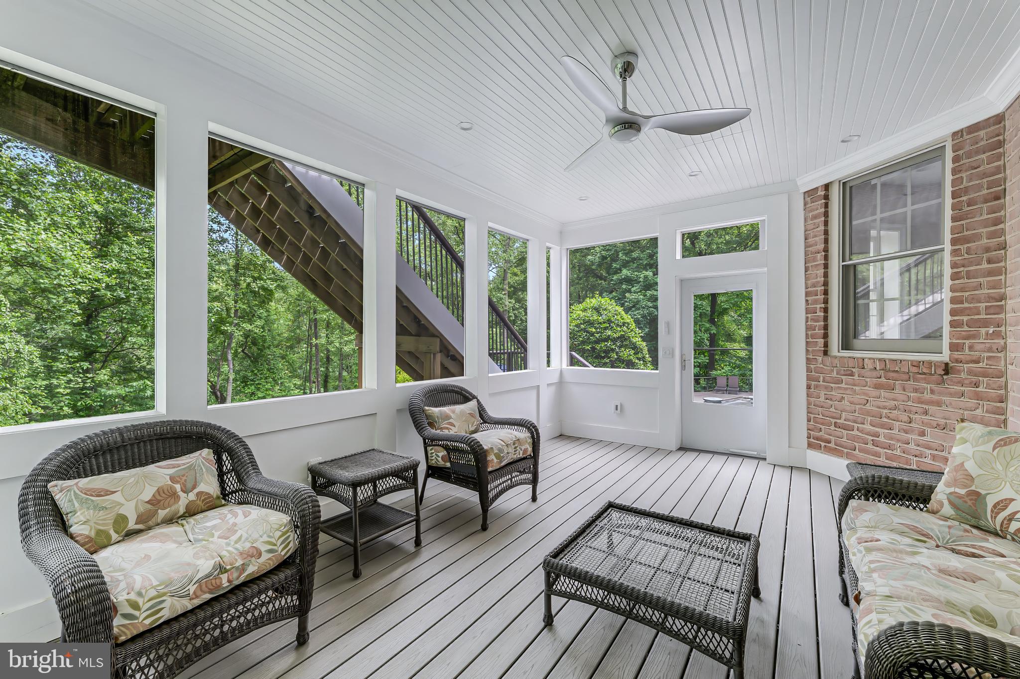 MCLEAN FALLS AT CHINQUAP - Residential