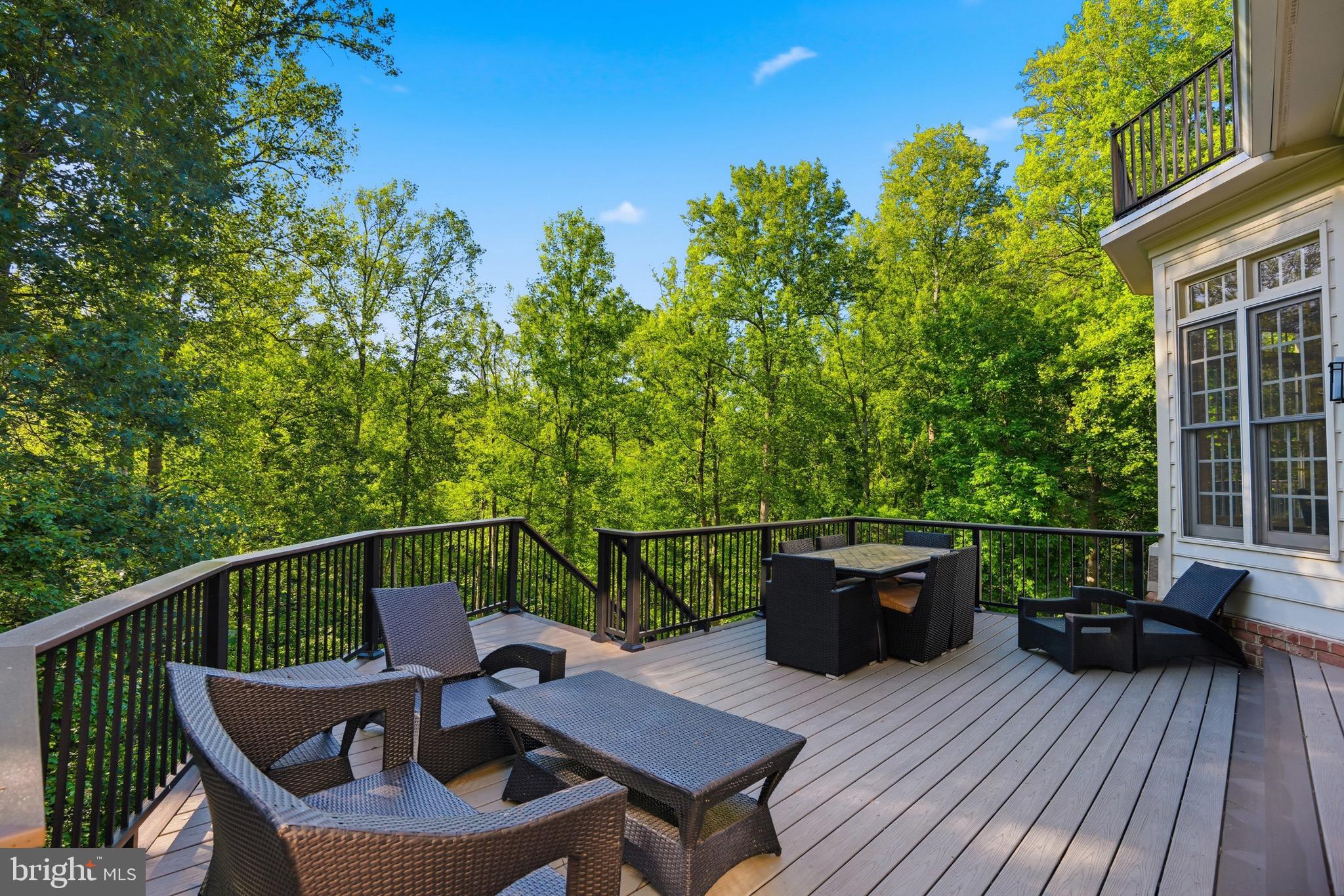 MCLEAN FALLS AT CHINQUAP - Residential