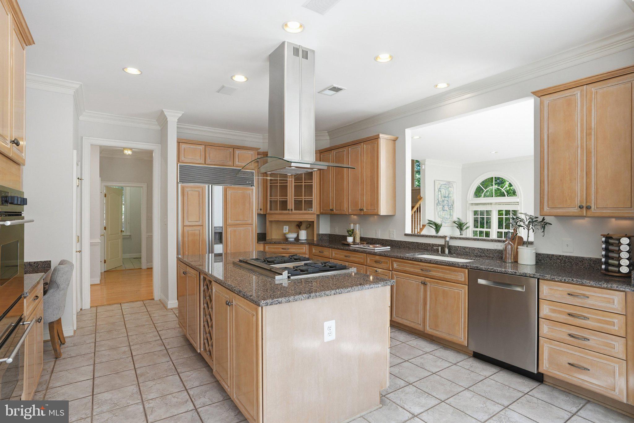 MCLEAN FALLS AT CHINQUAP - Residential