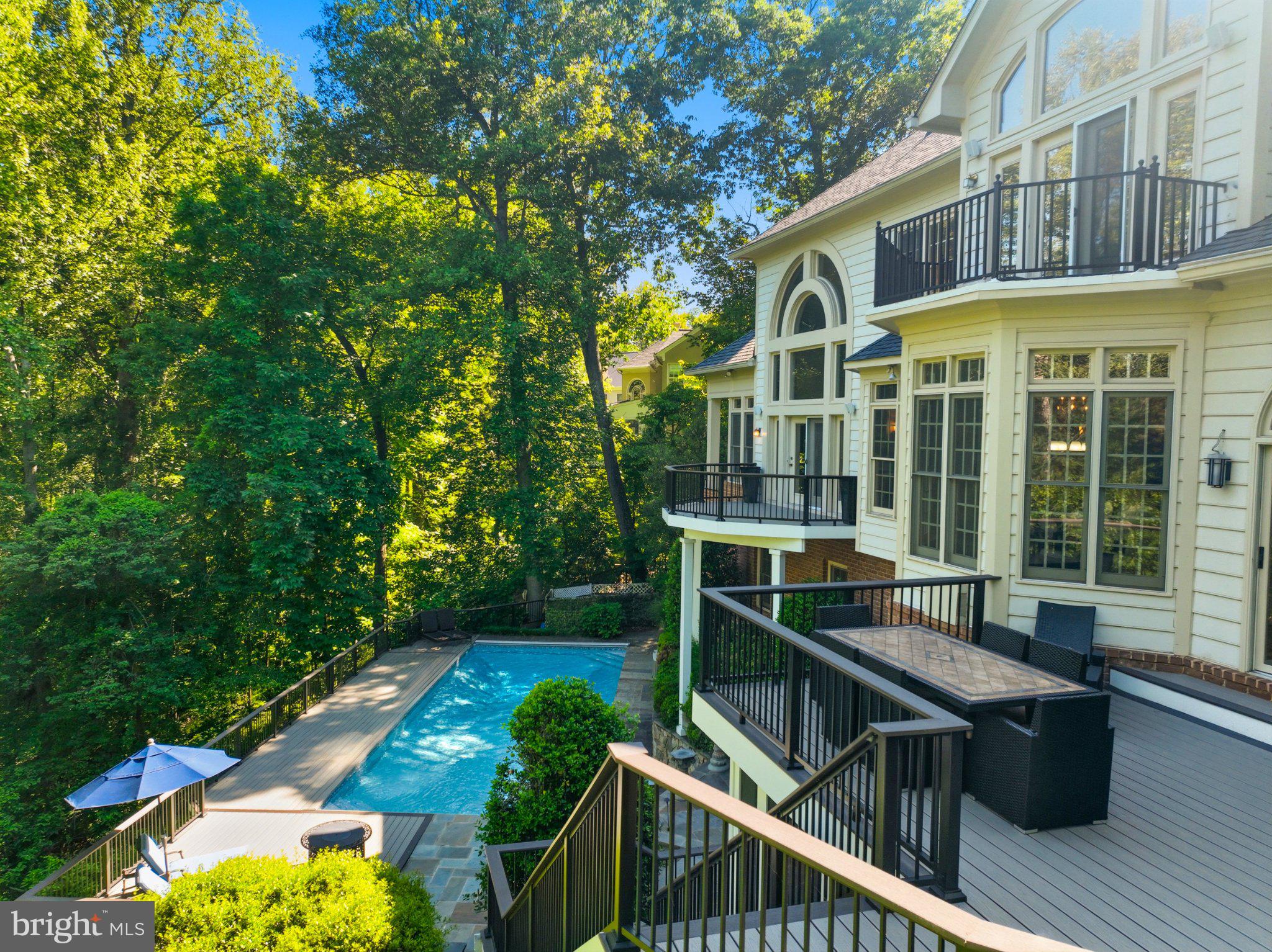 MCLEAN FALLS AT CHINQUAP - Residential