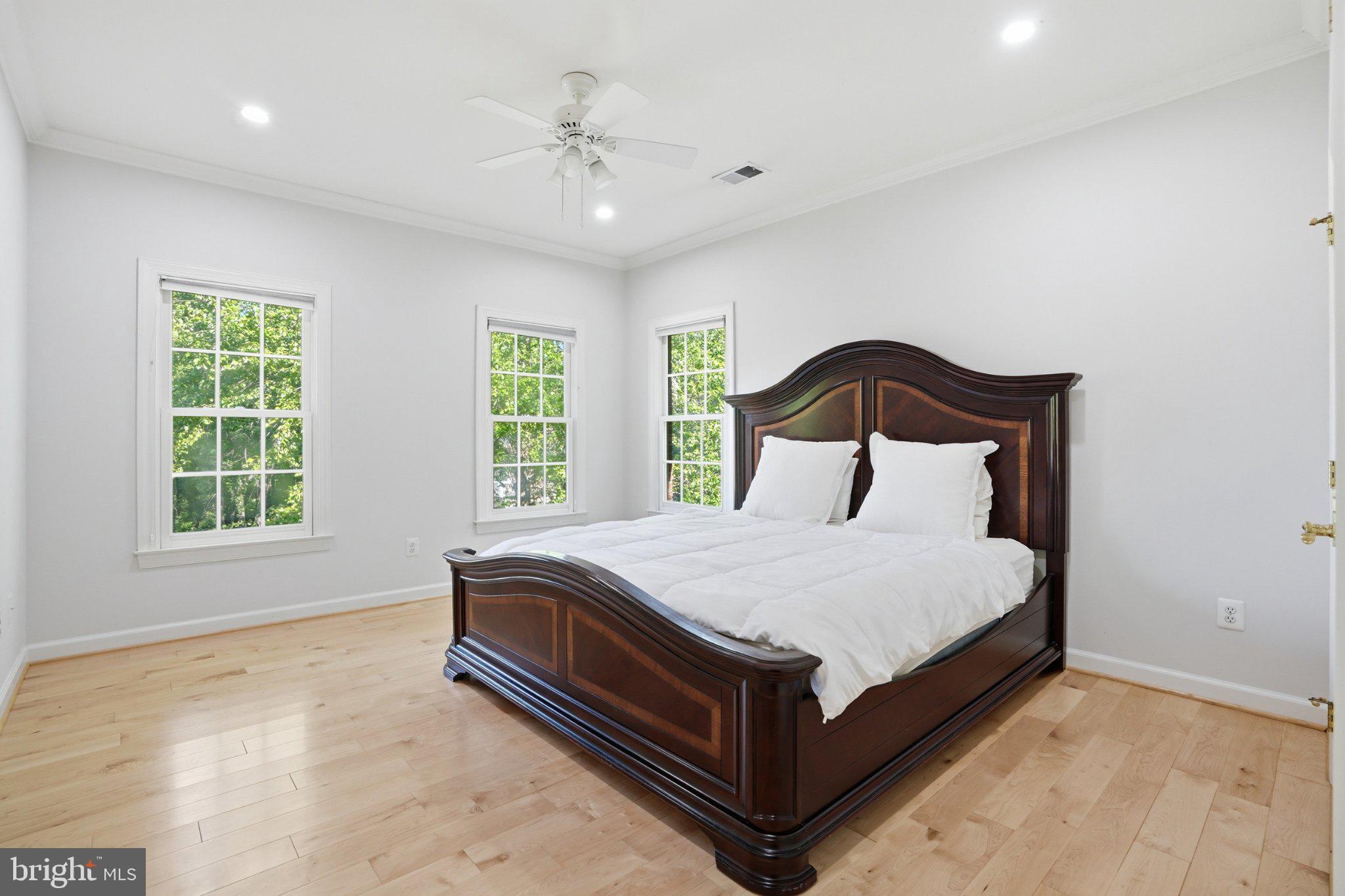 MCLEAN FALLS AT CHINQUAP - Residential