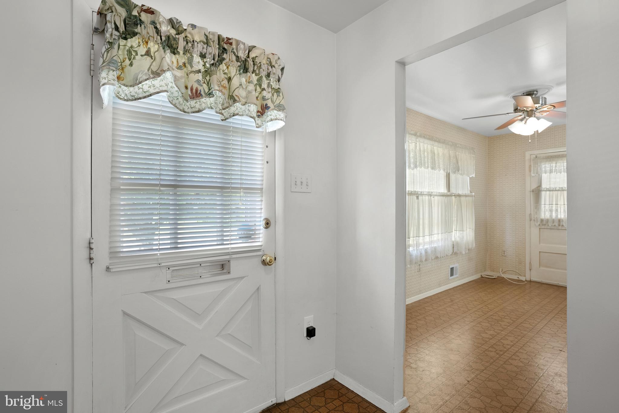 MANOR WOODS - Residential