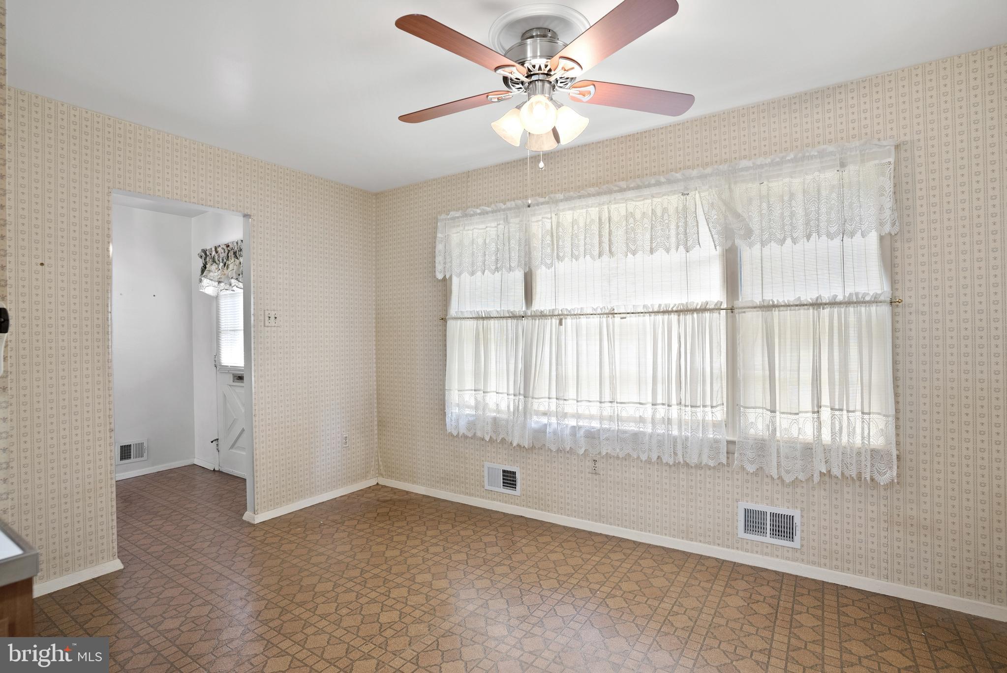 MANOR WOODS - Residential