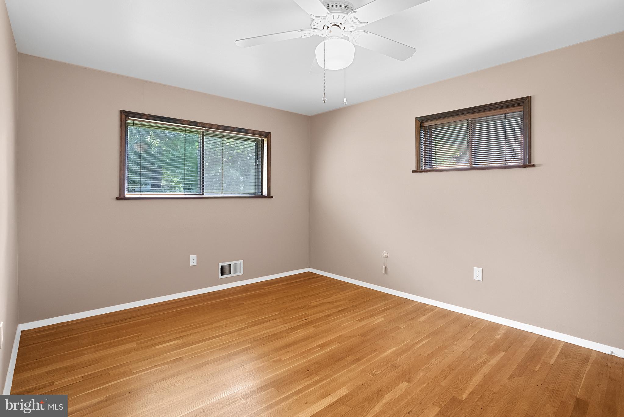 MANOR WOODS - Residential