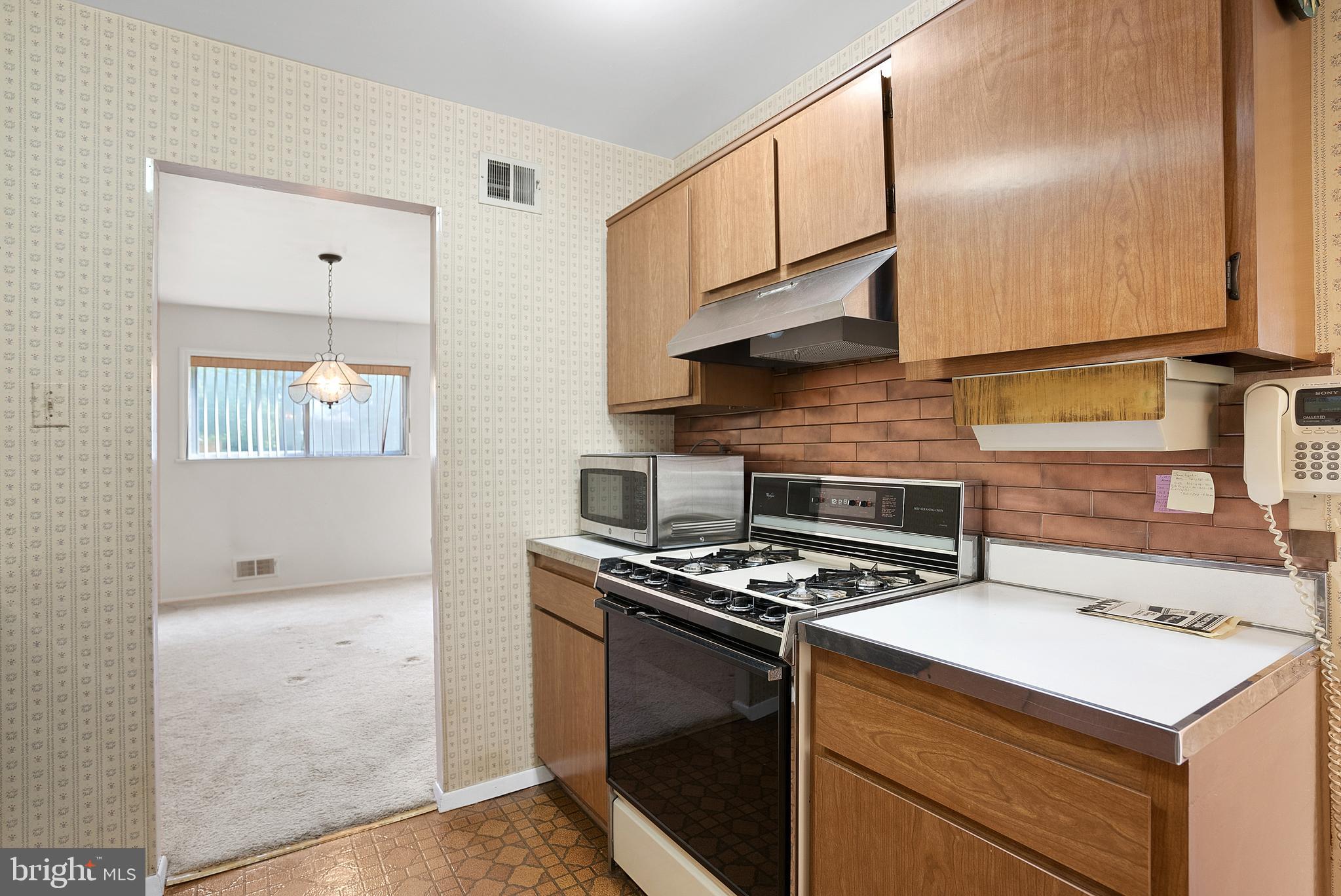 MANOR WOODS - Residential