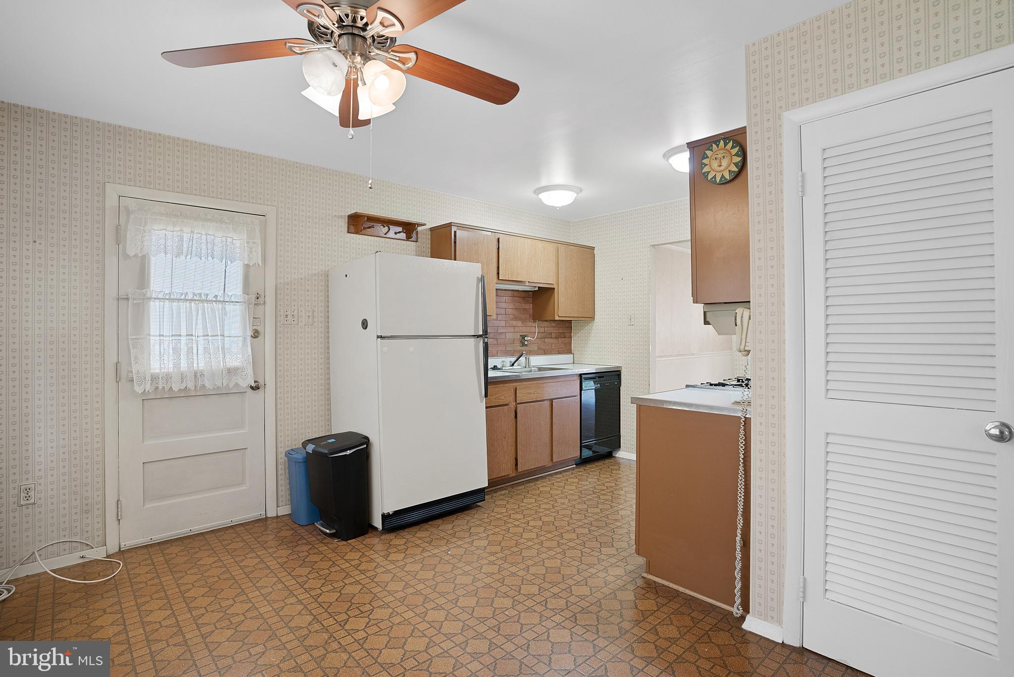 MANOR WOODS - Residential