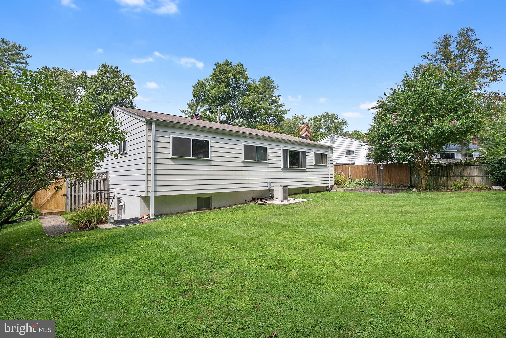 MANOR WOODS - Residential