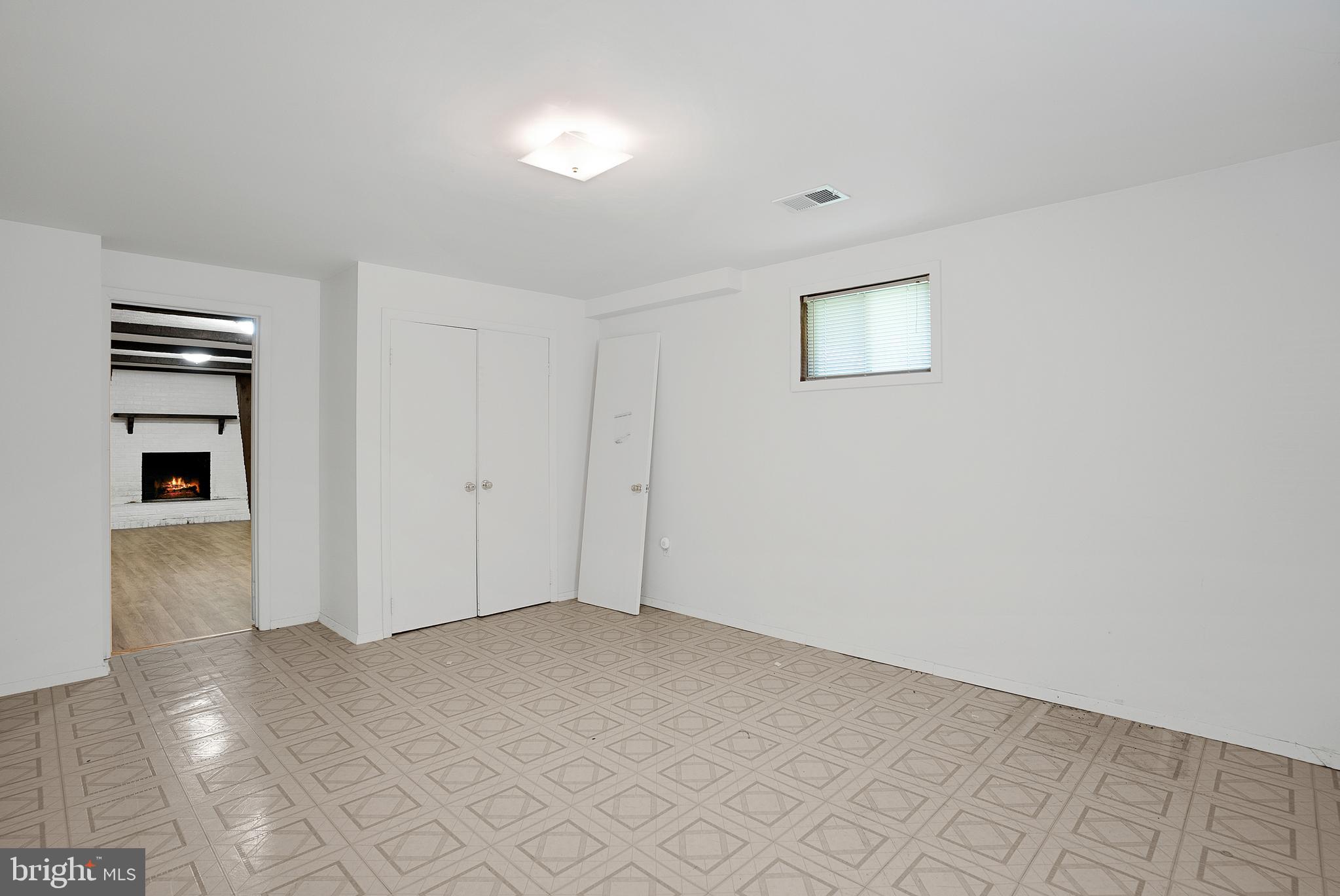 MANOR WOODS - Residential