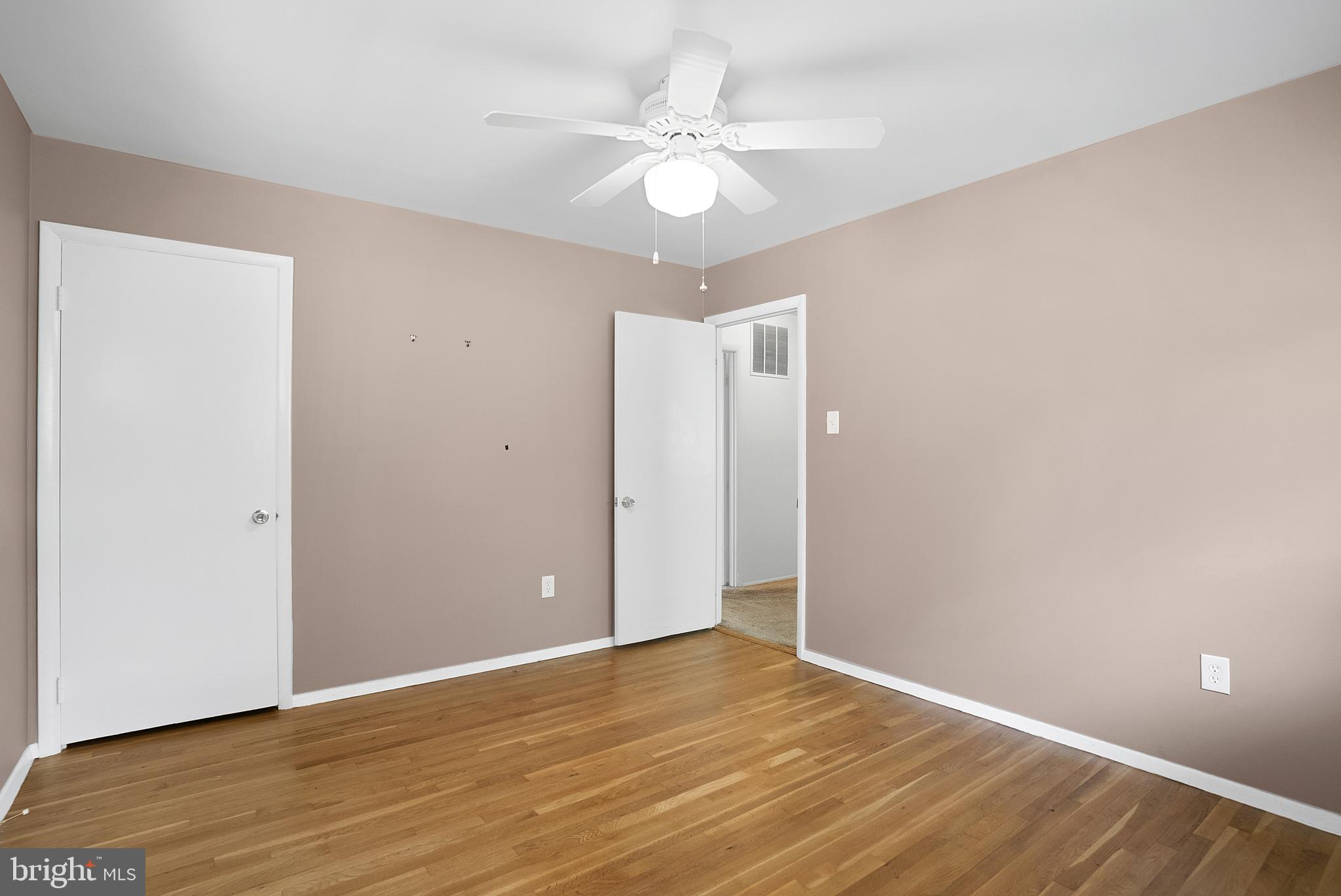 MANOR WOODS - Residential