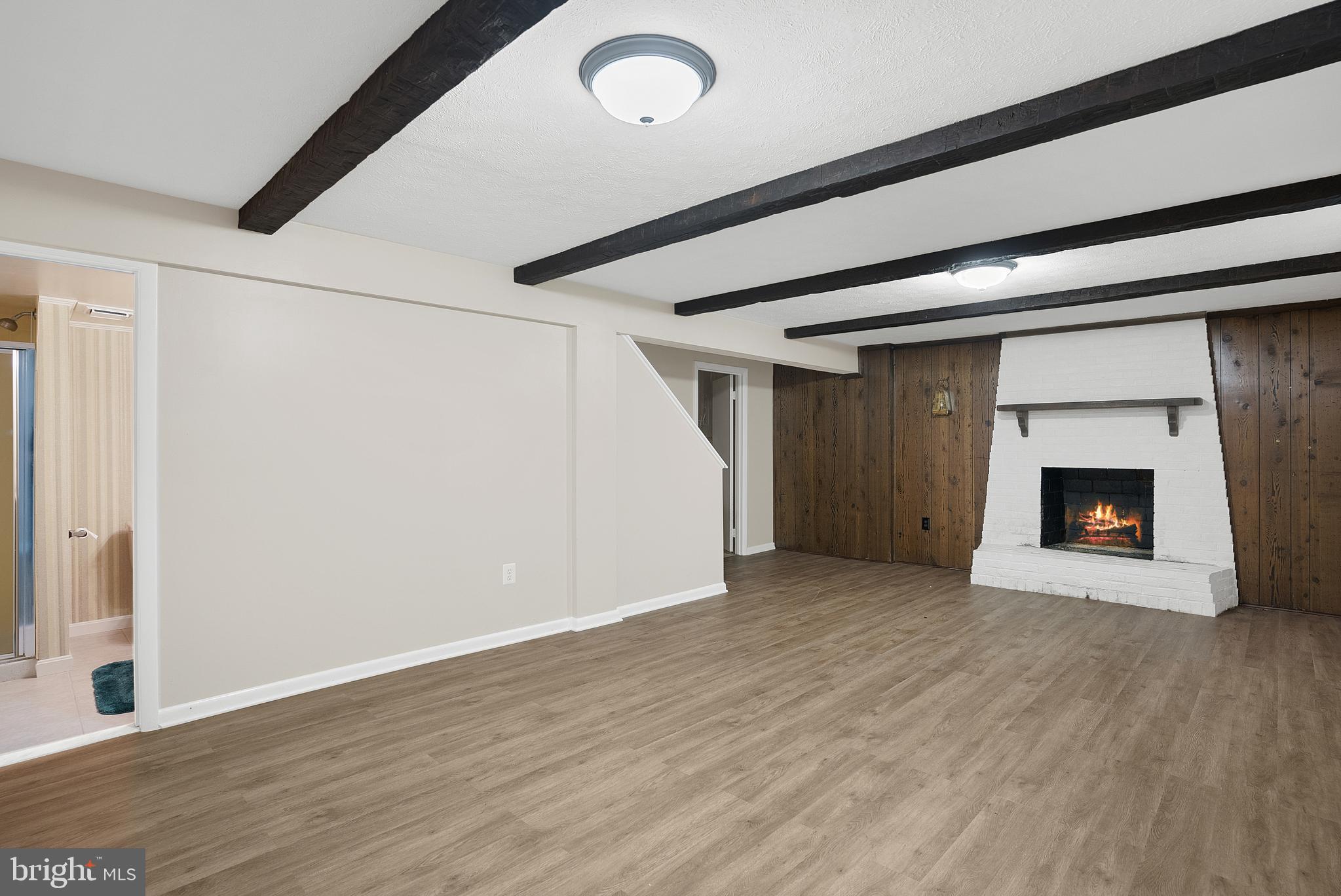 MANOR WOODS - Residential