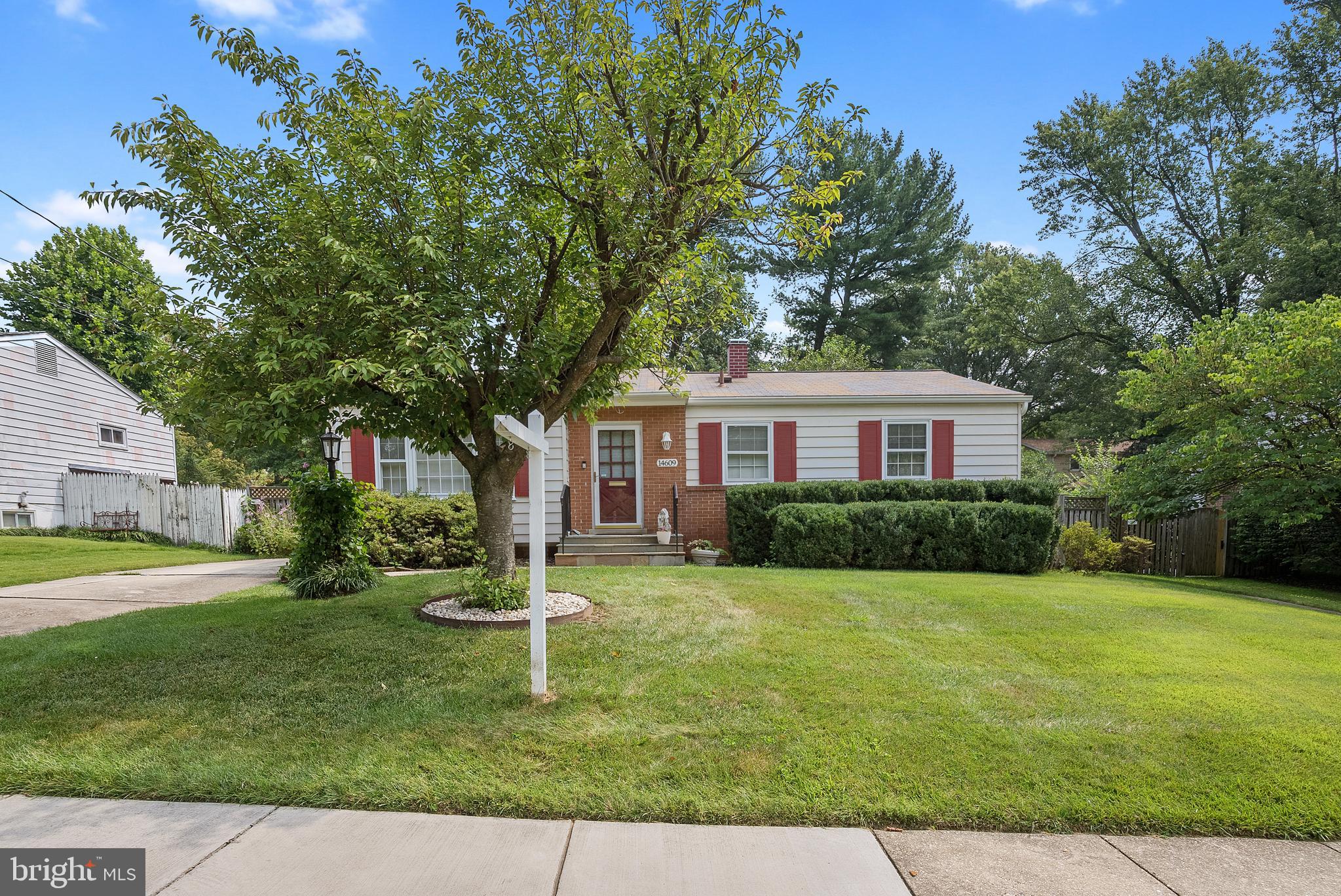 MANOR WOODS - Residential