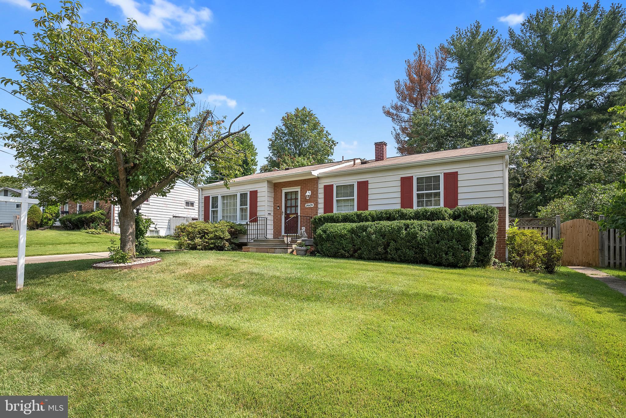 MANOR WOODS - Residential