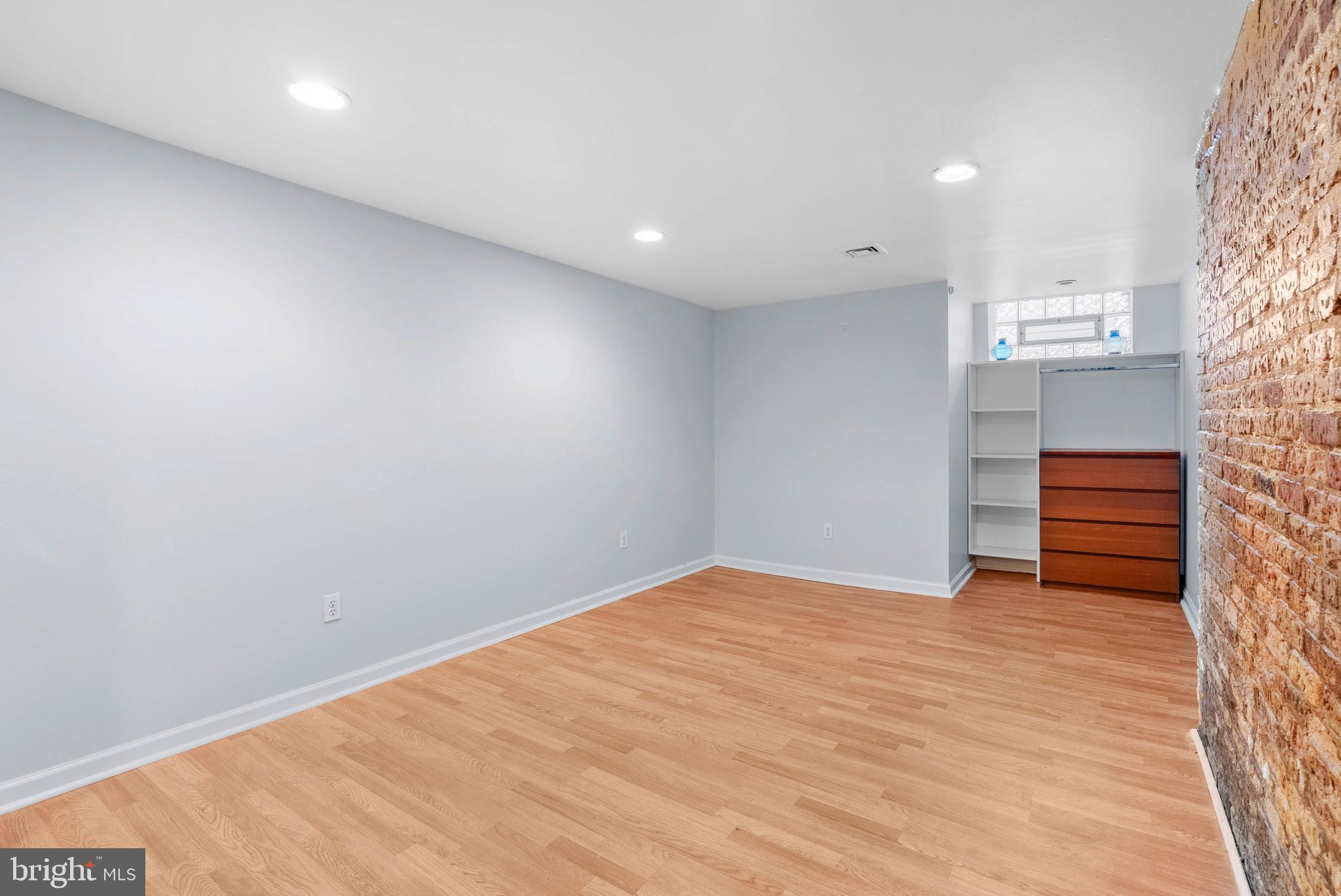 FAIRMOUNT - Residential Lease