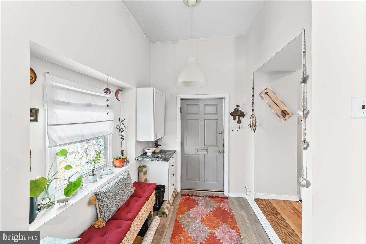 EAST FALLS - Residential