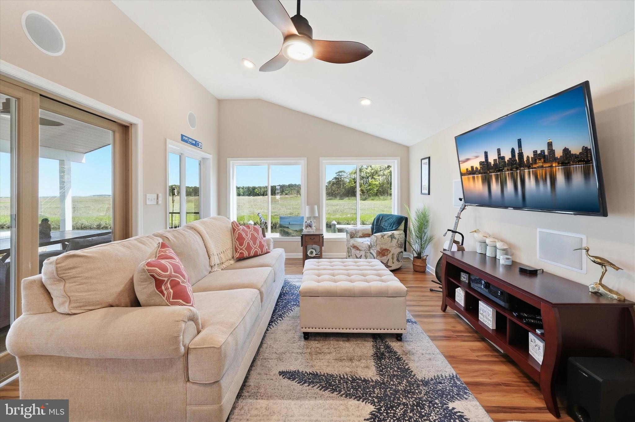 WEST BAY PARK - Residential