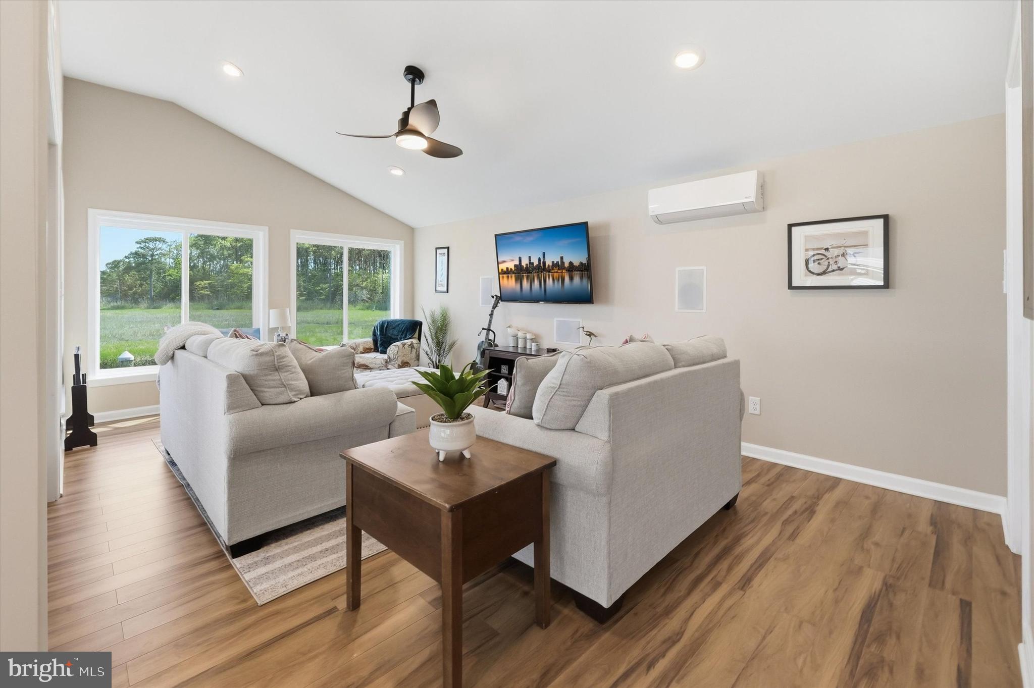 WEST BAY PARK - Residential