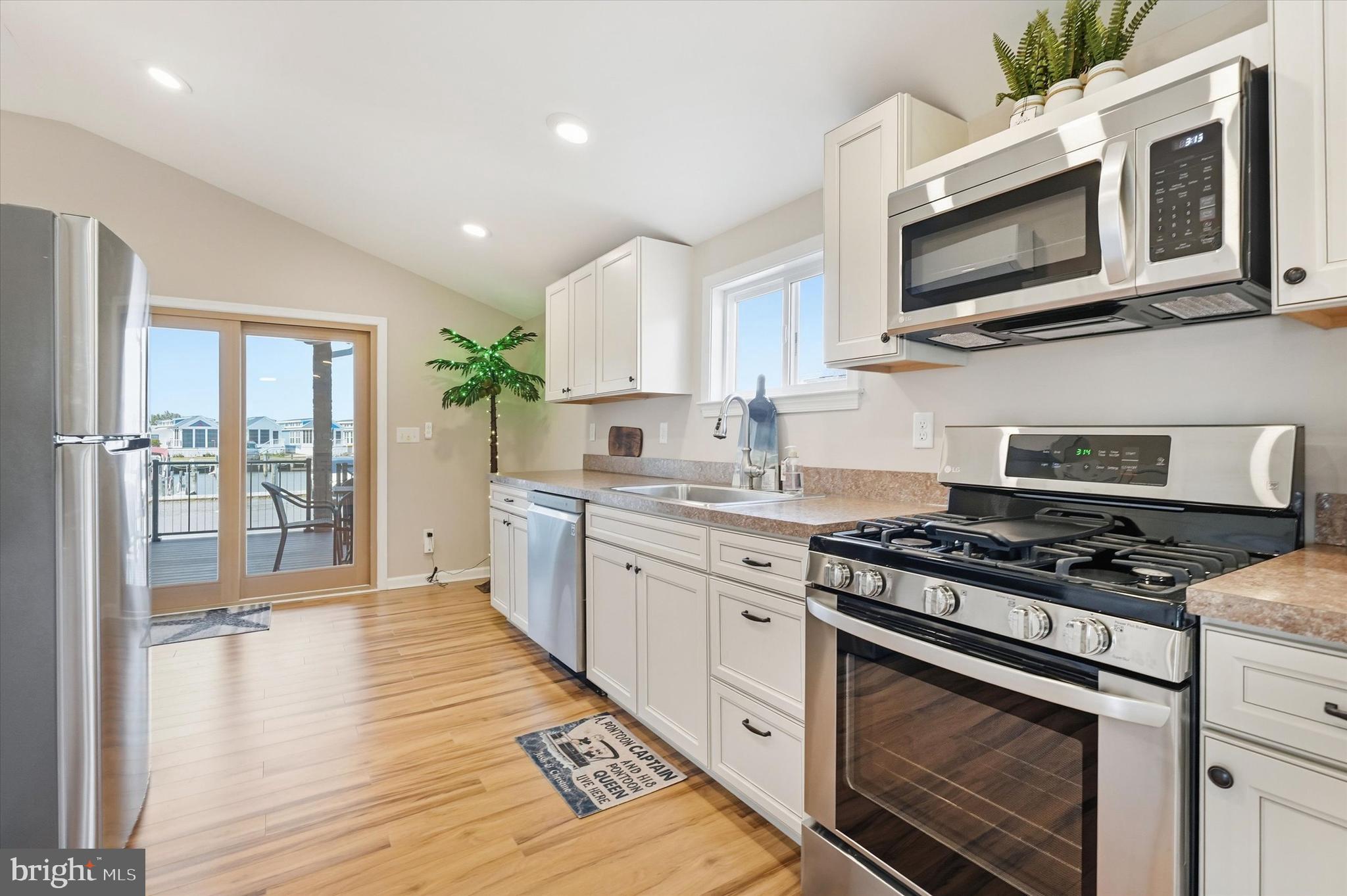 WEST BAY PARK - Residential